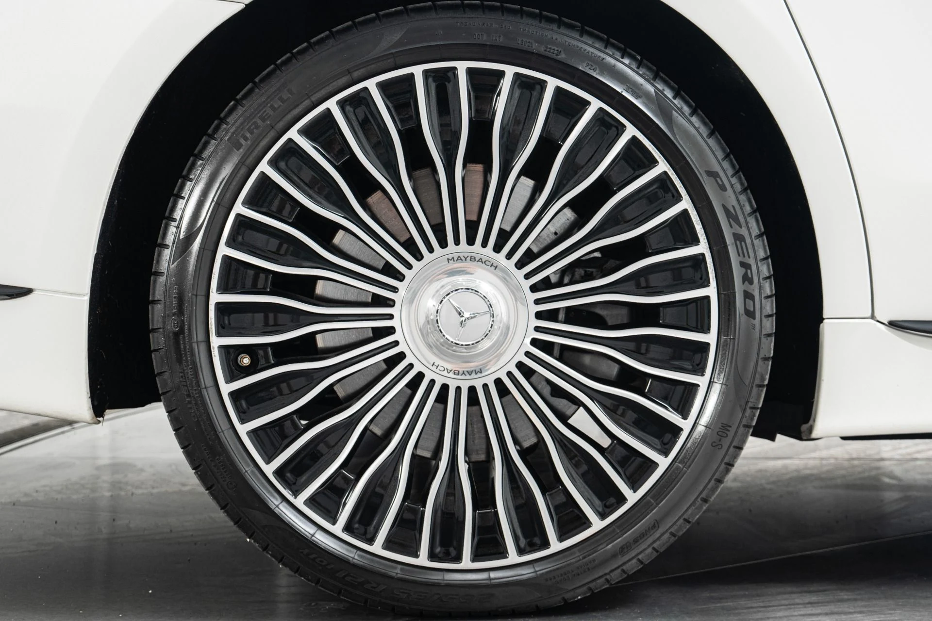 mph035_1515370547_Used_2021_Mercedes_Benz_Maybach_S_580_4_MATIC_Factory_Two_Tone_paint_Executive_Rear_Seat_Package_Bottle_Chiller_1776288092_b8137a798d