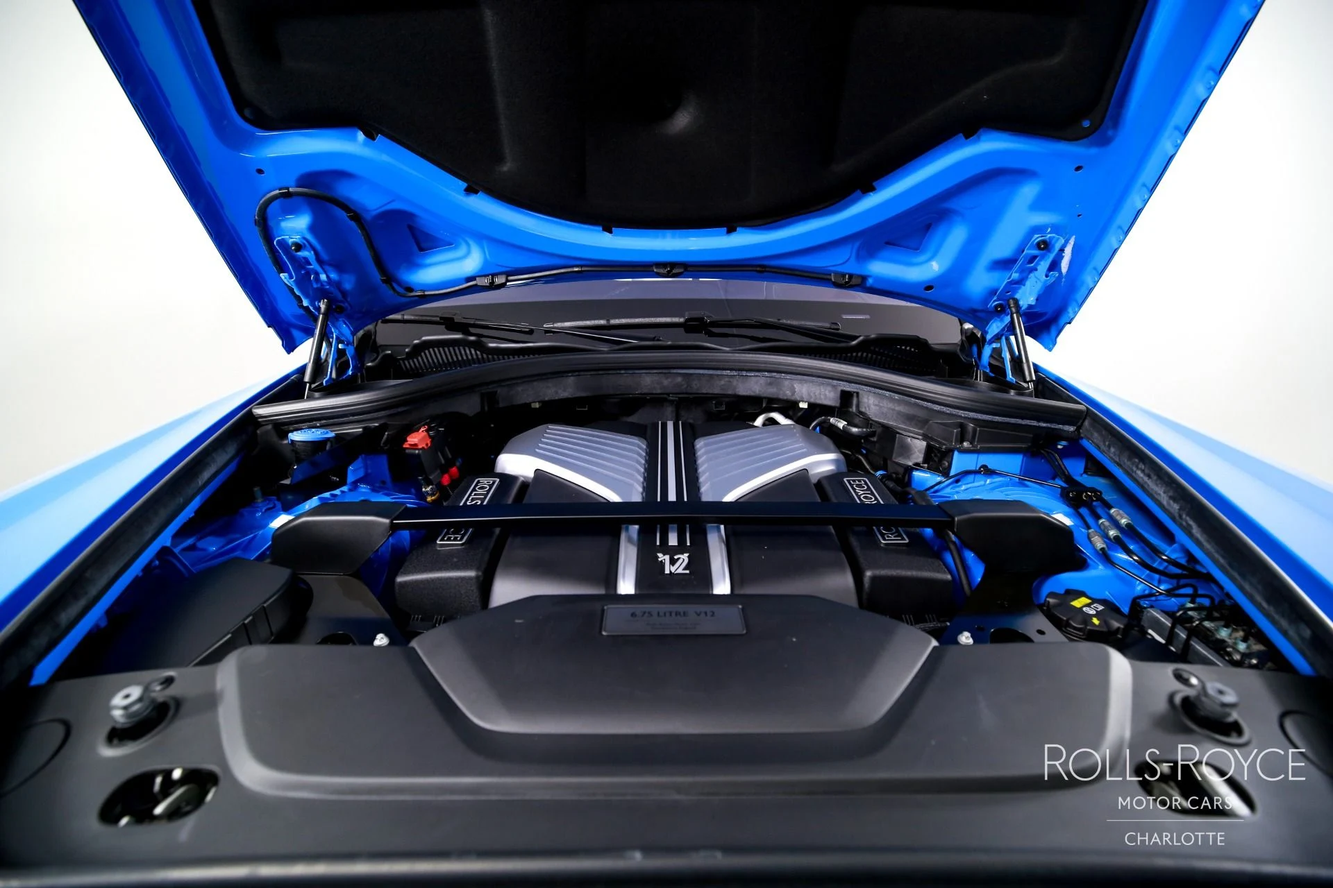 mph035_1530439690_Used_2023_Rolls_Royce_Cullinan_1771369577_4161e70ad0