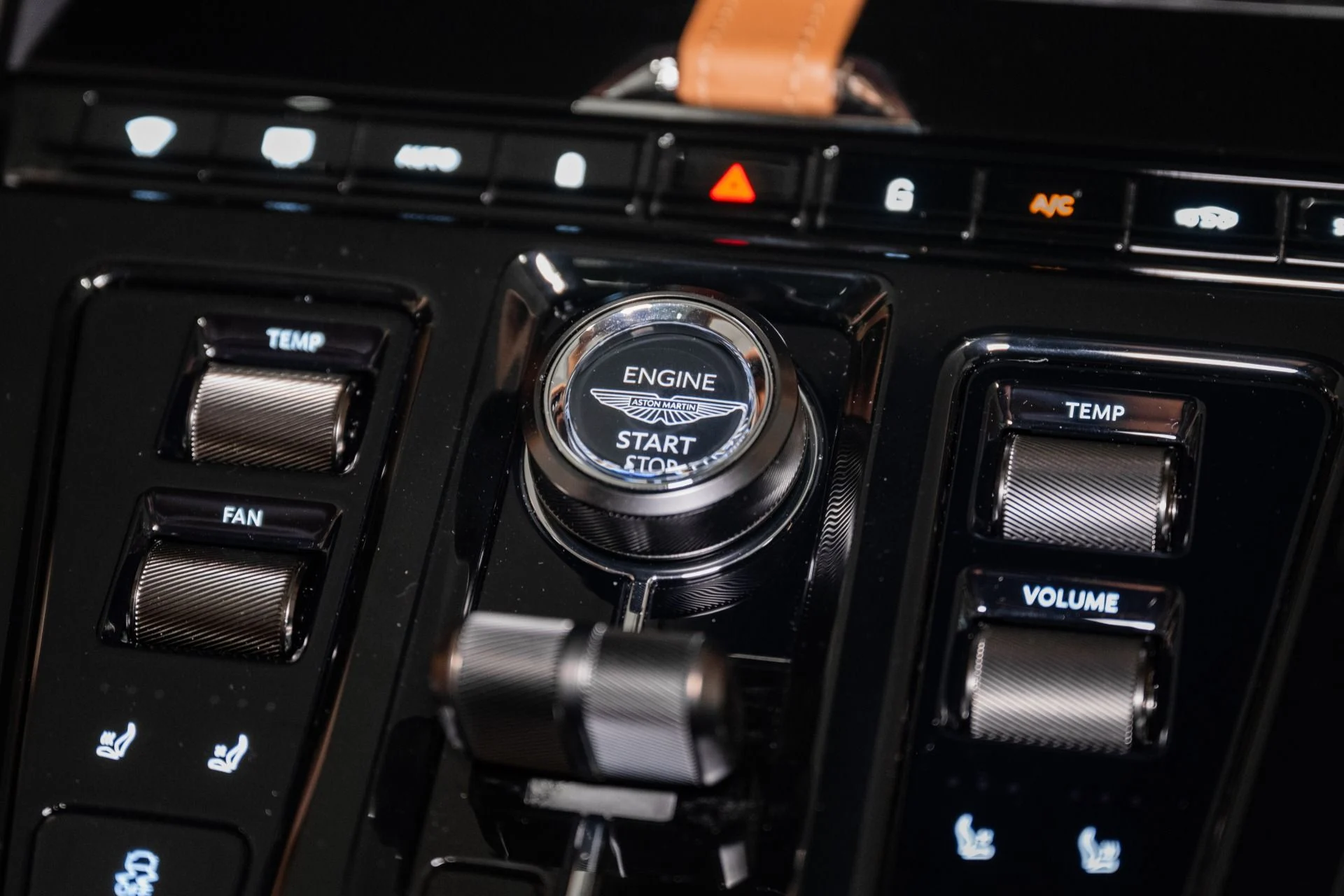 mph035_1531088706_New_2026_Aston_Martin_DBX_707_1765214112_0f3077eb1c