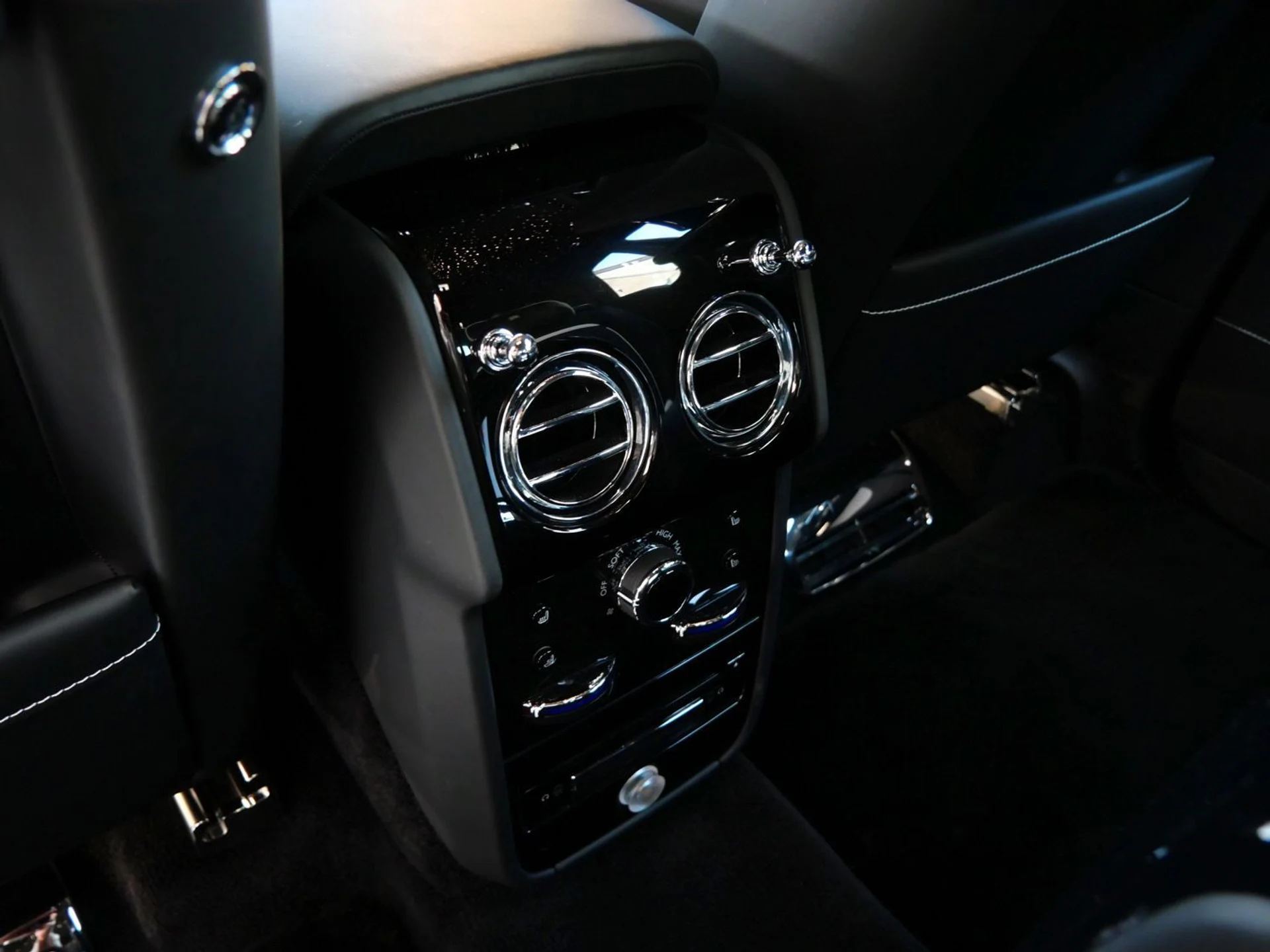 mph035_1560079474_485e082bdd0269a93aafdaddd533752ex_ff48f93672