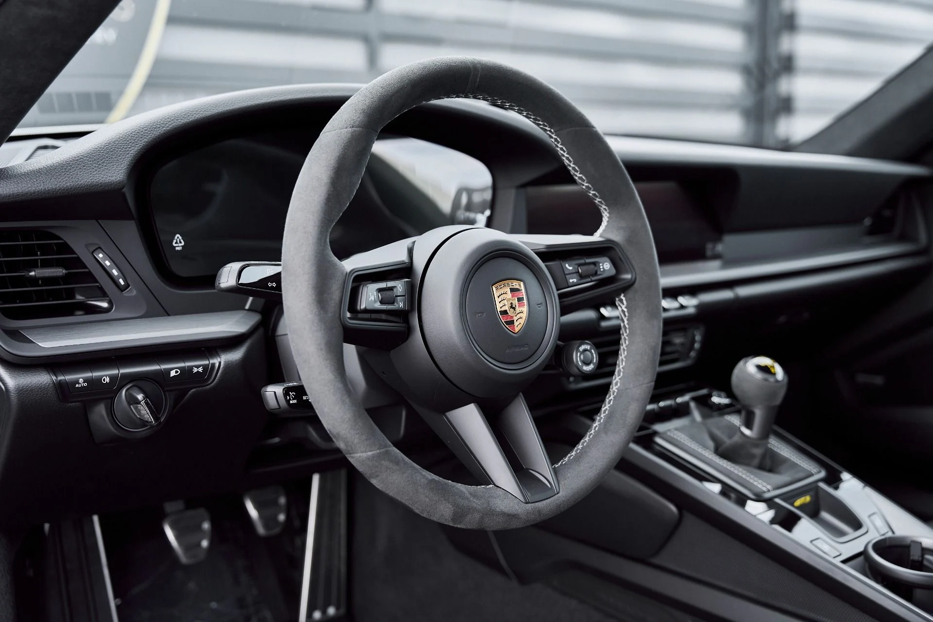 mph035_1566488706_Used_2025_Porsche_911_GT_3_1766797632_283ddb177e