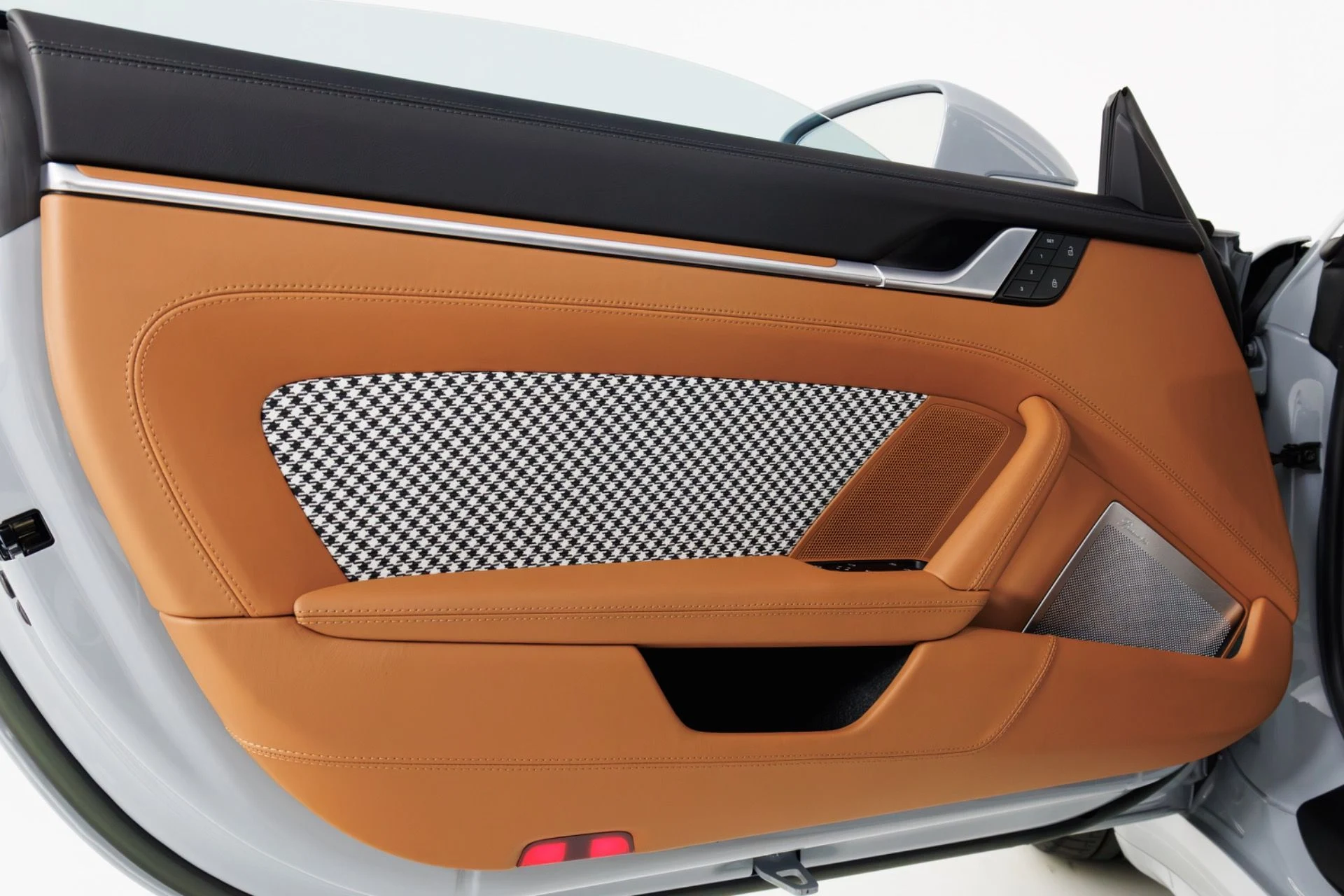 mph035_1571355498_Used_2023_Porsche_911_Sport_Classic_1775497644_a05a327a28