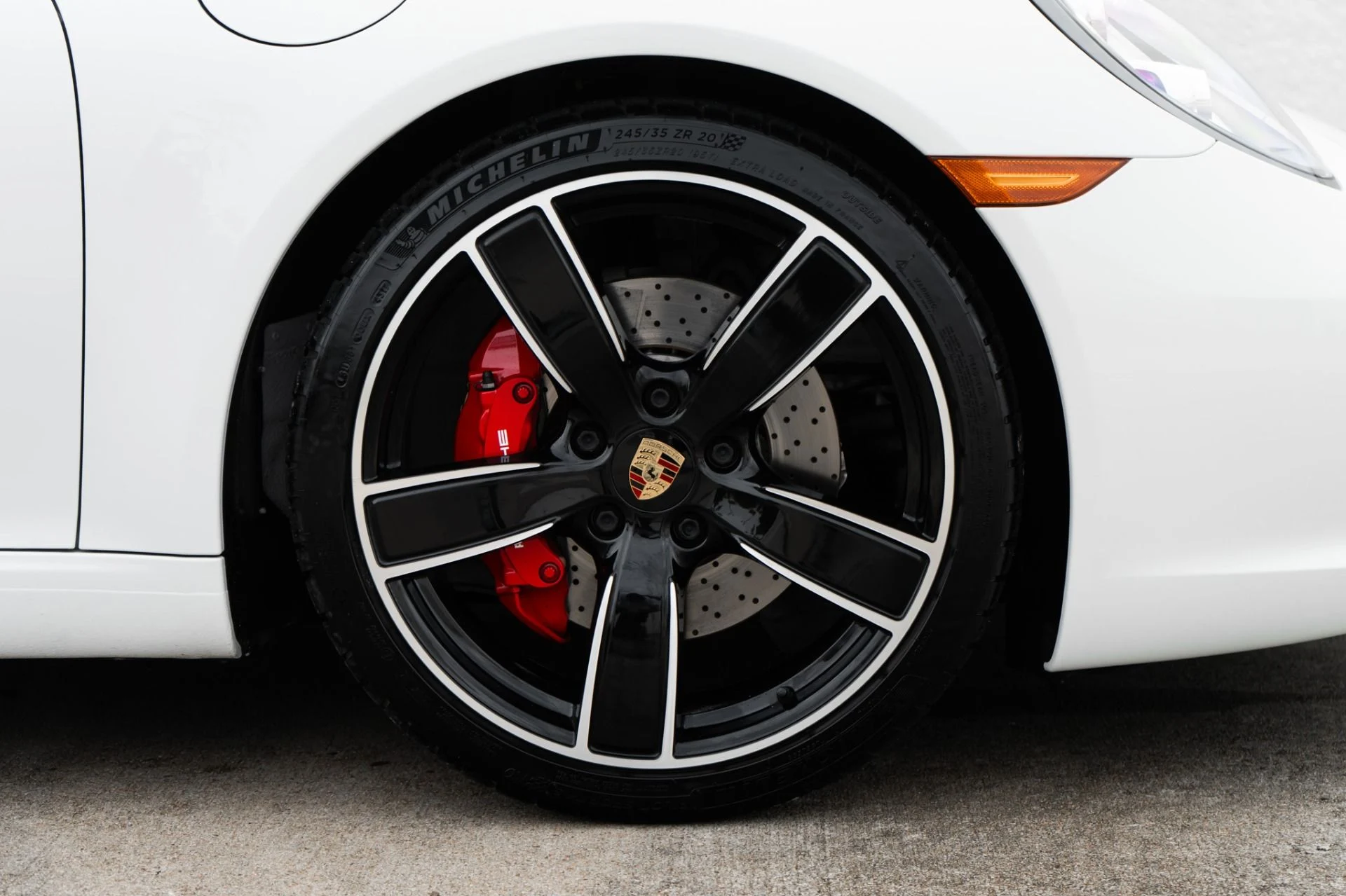 mph035_157230563_Used_2018_Porsche_911_Carrera_S_1778021411_eeae754538