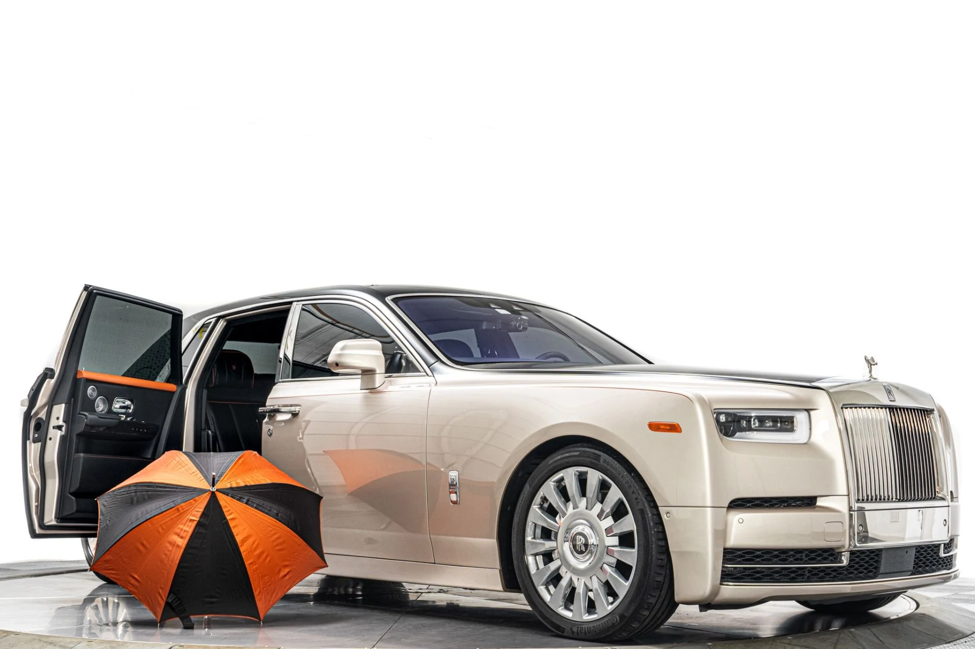 mph035_1575325716_Used_2019_Rolls_Royce_Phantom_The_Phantom_Package_Two_Tone_Paint_Bespoke_Audio_1785353671_c75f2214fc