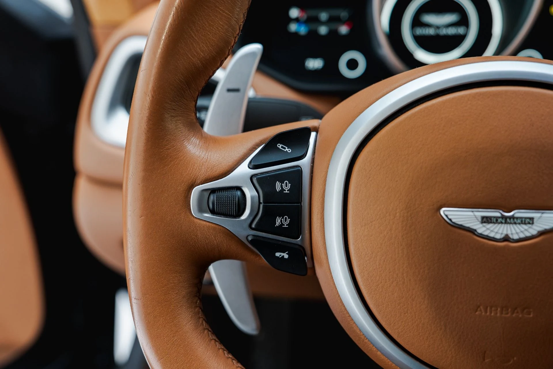 mph035_1577811817_Used_2019_Aston_Martin_Vantage_1793290943_d280c422d2