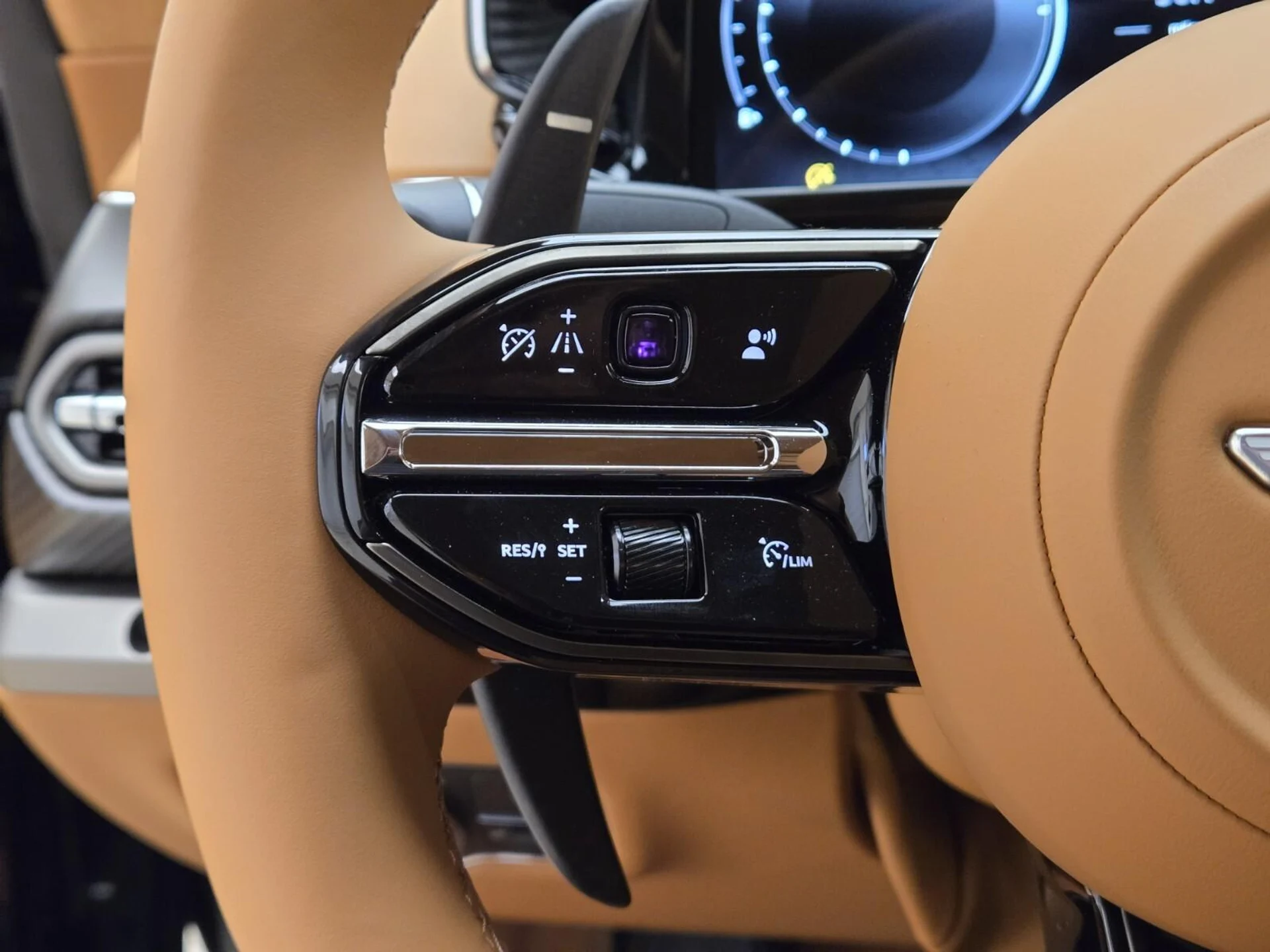 mph035_1590823024_New_2026_Aston_Martin_Vantage_1761803407_58eaf0ba70