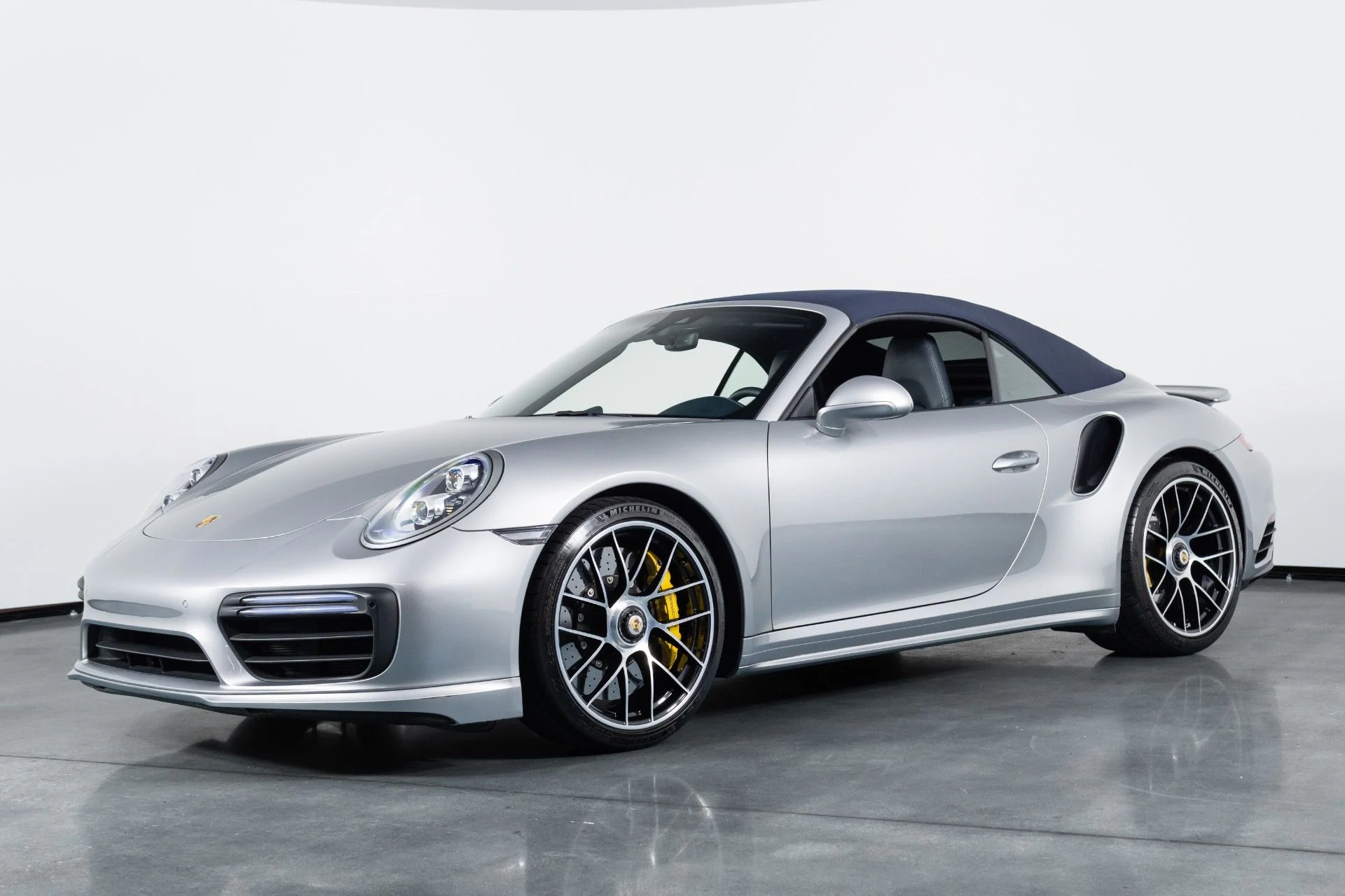 mph035_1609107756_Used_2019_Porsche_911_Turbo_S_1782003484_96ac4b9ba0