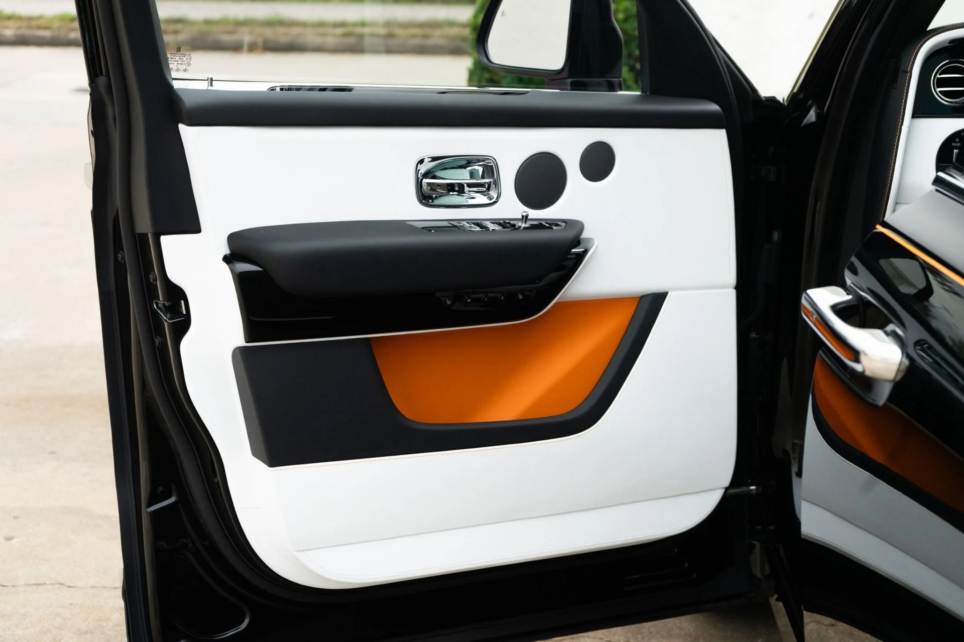 mph035_1630185349_Used_2026_Rolls_Royce_Cullinan_1765925177_9cfe43545b