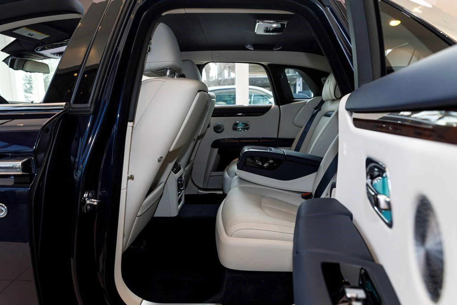 mph035_1640071345_c8e233b150bbe641532231dadd5af405_551b07dfae