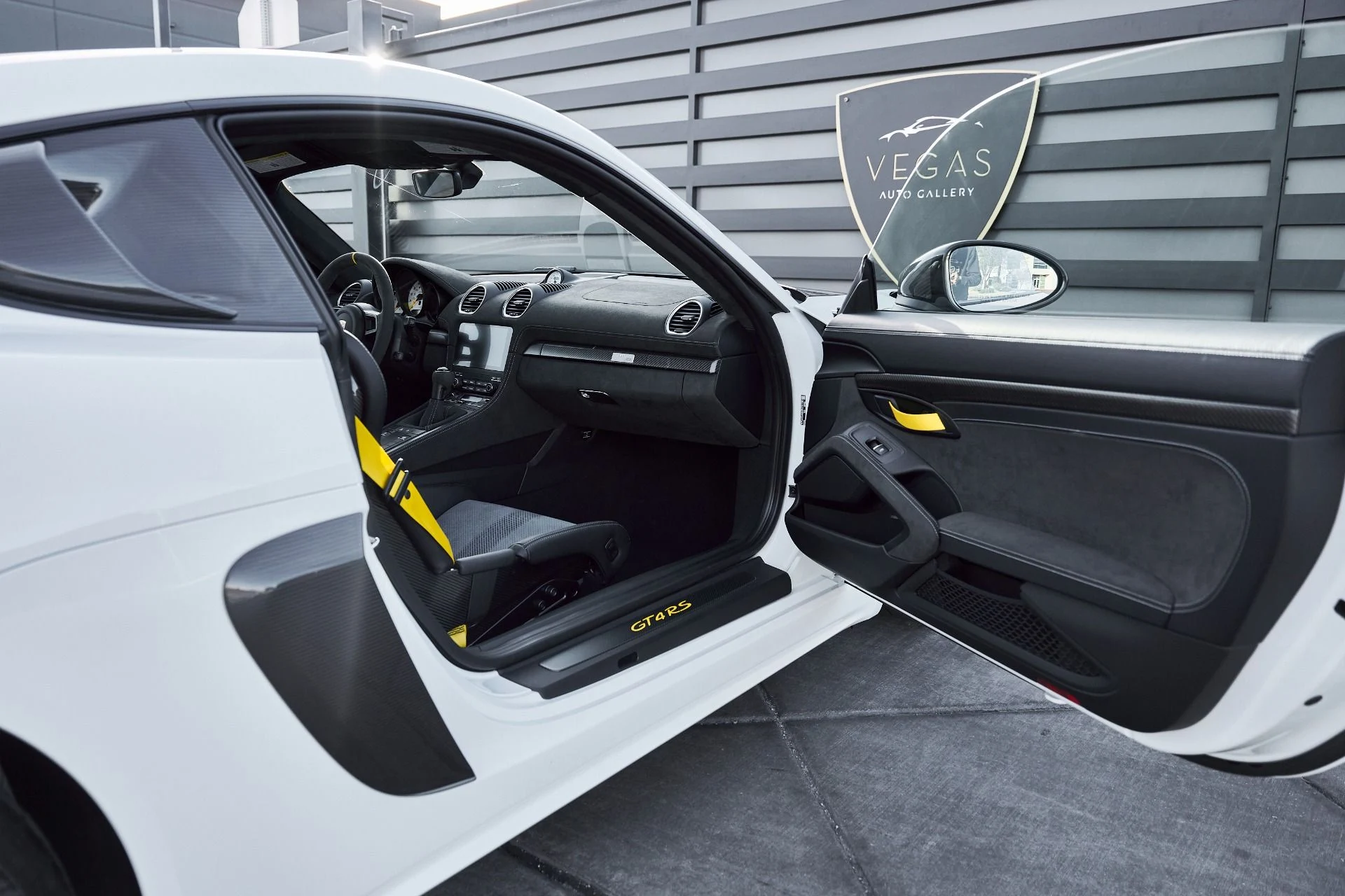 mph035_1640240602_Used_2024_Porsche_718_Cayman_GT_4_RS_1766514194_a5ec32078b