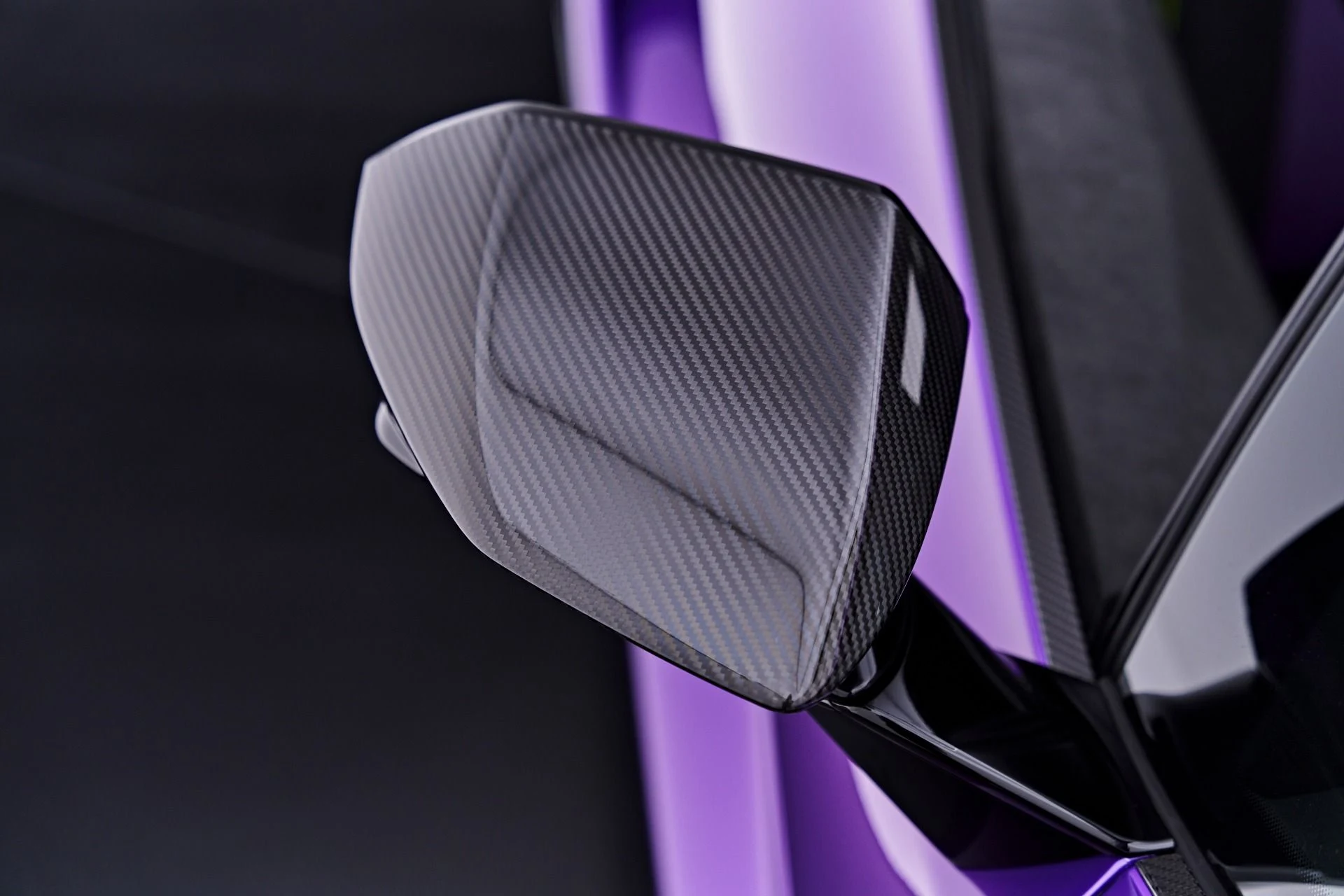 mph035_1641928110_Used_2025_Lamborghini_Revuelto_Base_1784242637_4e52fda47a