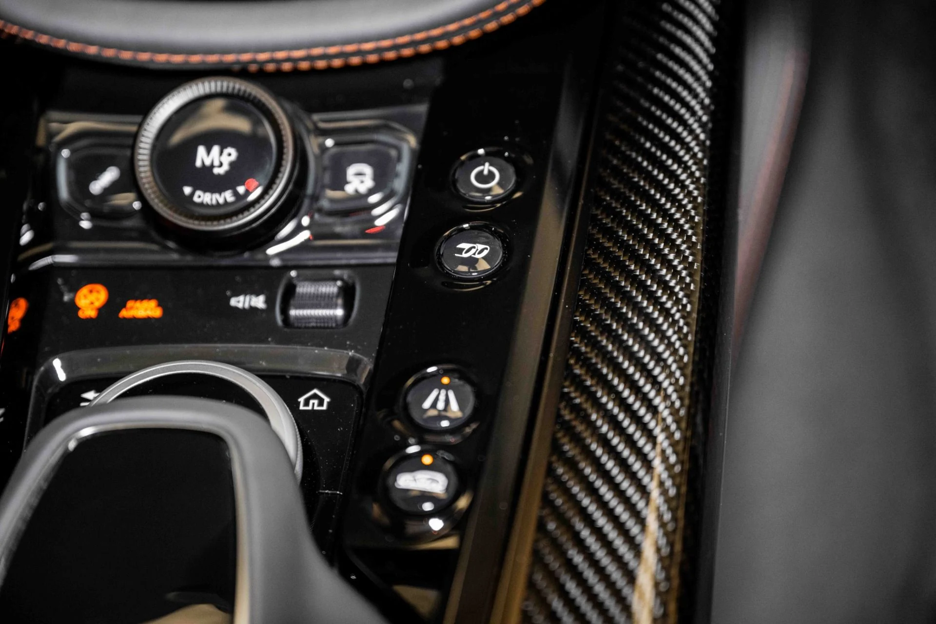mph035_1646590625_Used_2024_Aston_Martin_DBX_707_1701892795_b074ad6c38