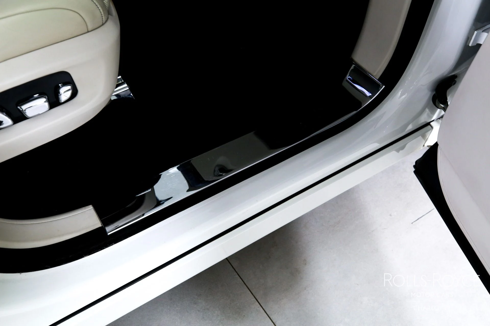 mph035_1647577629_Used_2020_Rolls_Royce_Cullinan_1772228015_c429b95d61