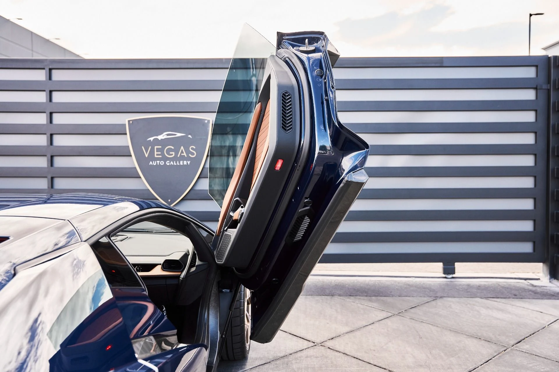 mph035_1664253709_Used_2025_Lamborghini_Revuelto_Base_1777078118_1927ce6015