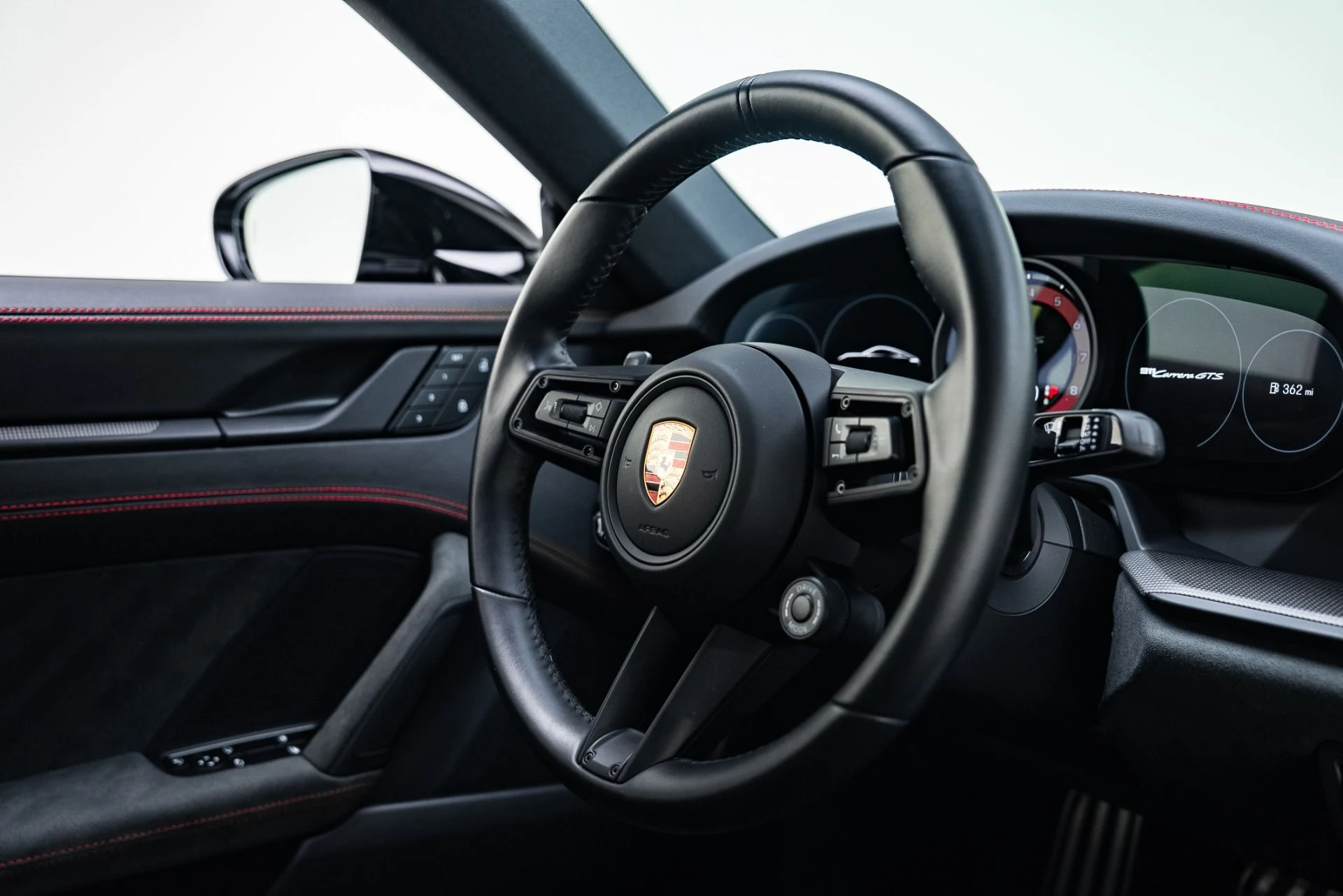 mph035_1673804395_Used_2024_Porsche_911_Carrera_GTS_1766089396_ff5ccd2110
