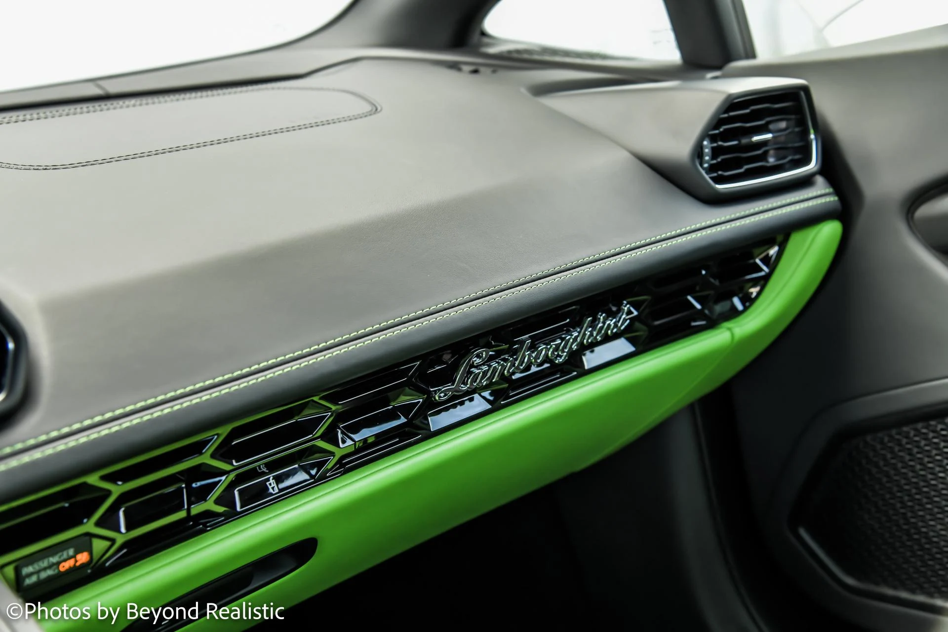 mph035_1676163760_Used_2021_Lamborghini_Huracan_EVO_Spyder_1756800449_9cce4f6382