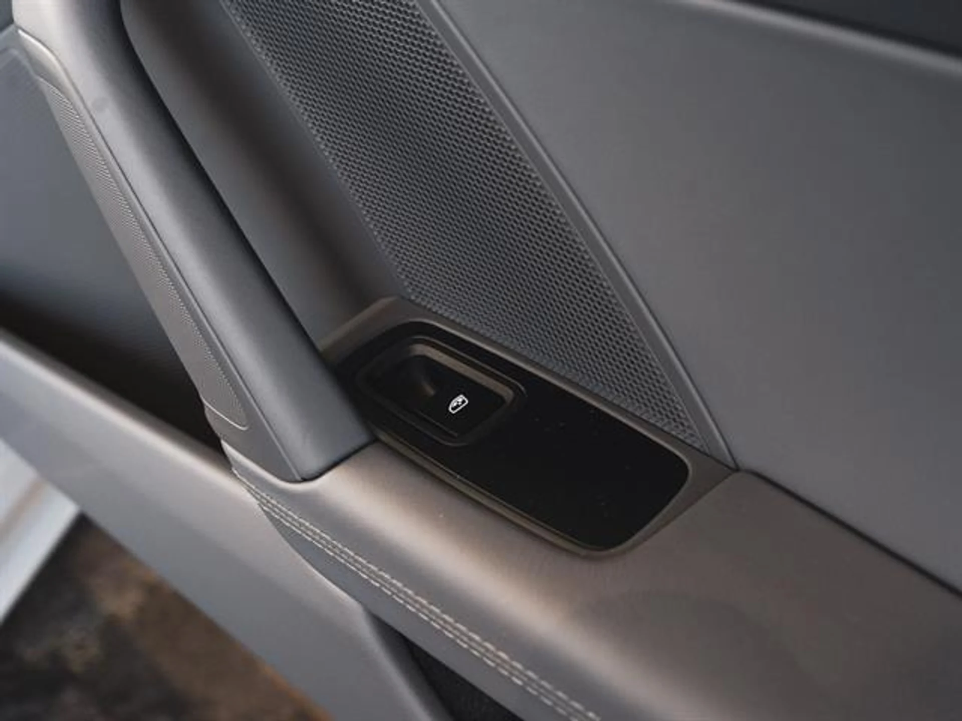 mph035_1696021575_Nj_G06wm_Dkc_Uka00e4_Rcu_UB_Kext_I_7ca8d5780a