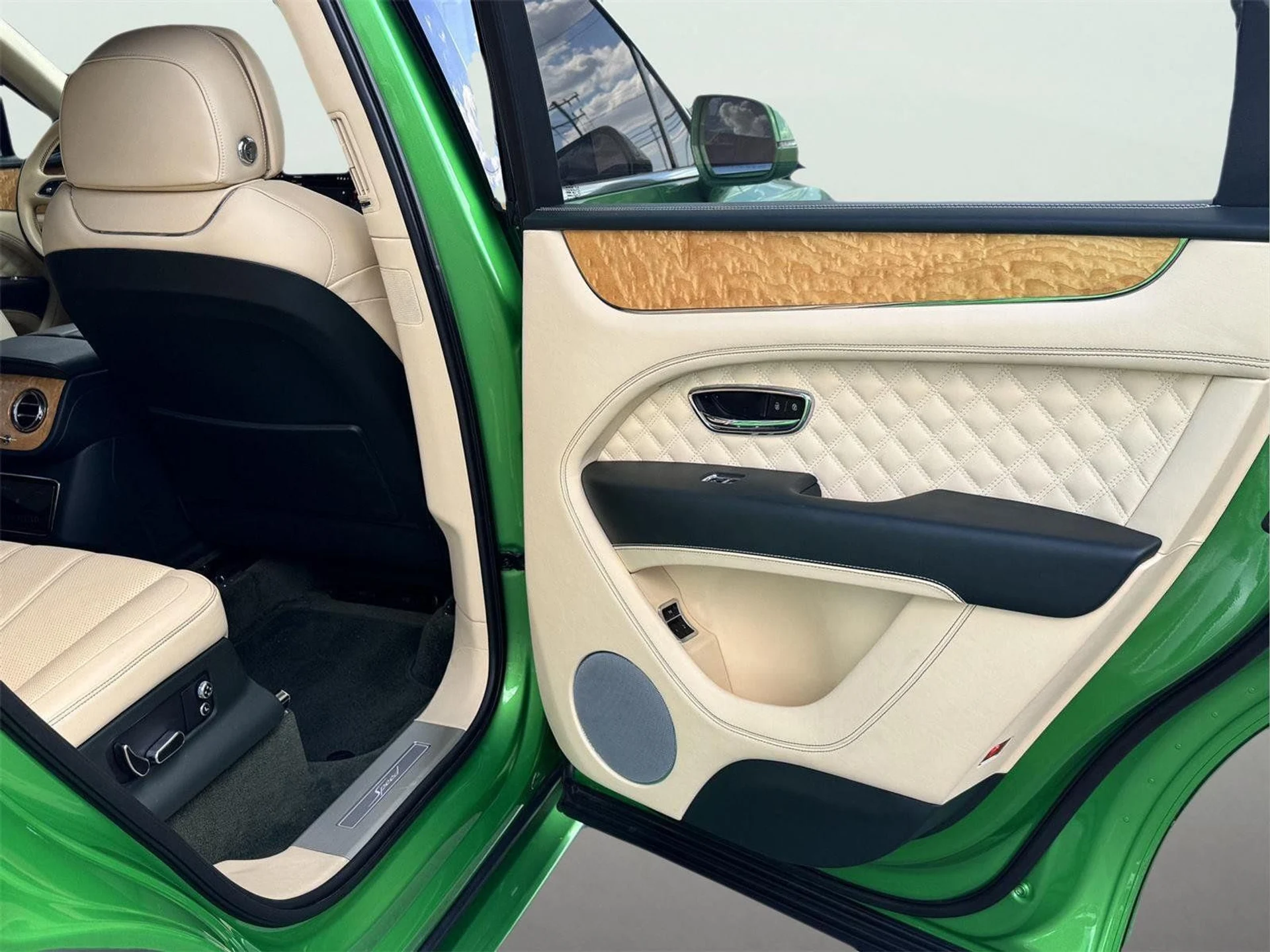 mph035_1699529431_e449e191f340ce558d51bbdbb96d6544_b28f93cb09