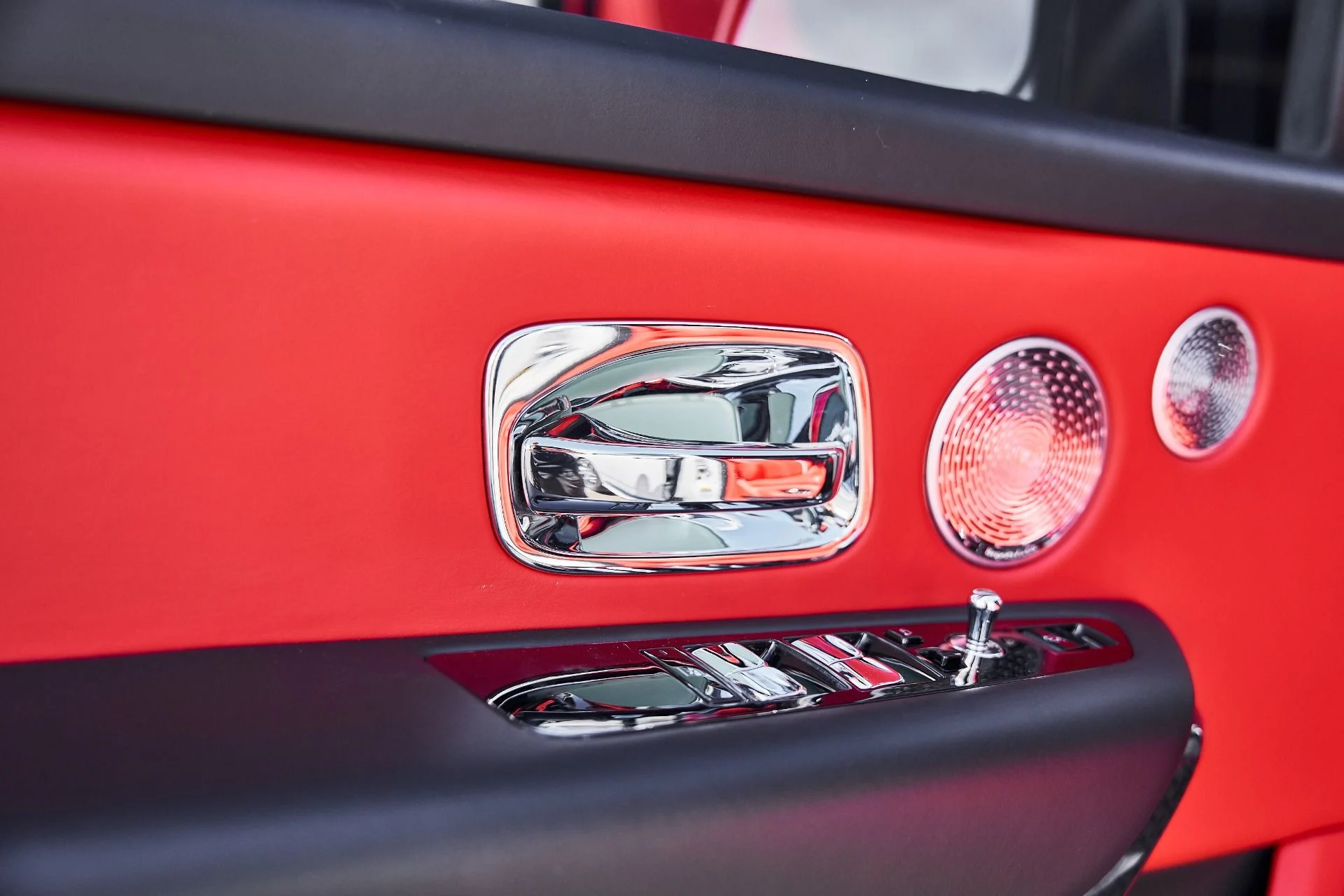 mph035_170993445_Used_2024_Rolls_Royce_Cullinan_Black_Badge_1775870994_6f1119aa7b