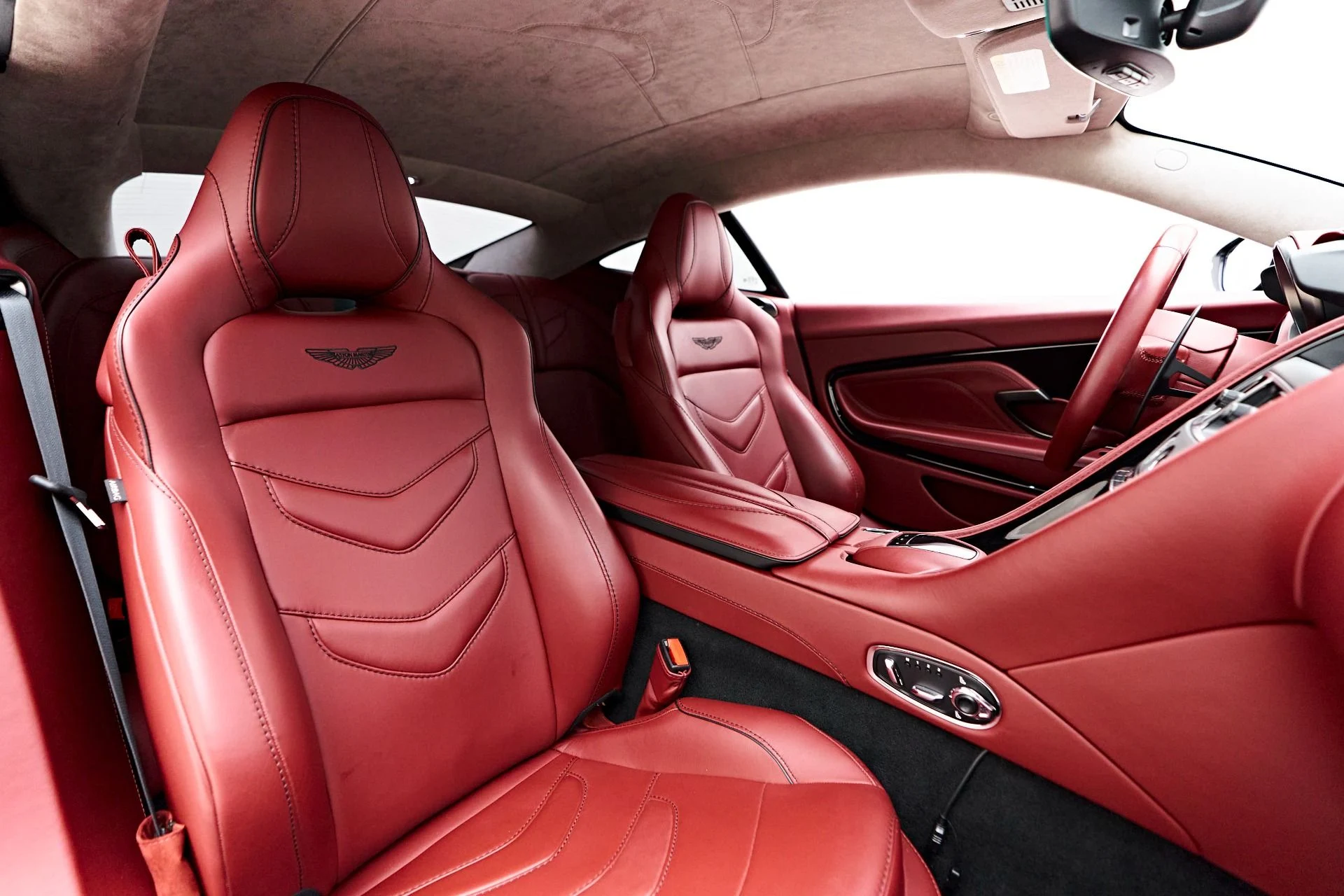 mph035_1719984261_Used_2021_Aston_Martin_DBS_Superleggera_1720056677_132a42cddf