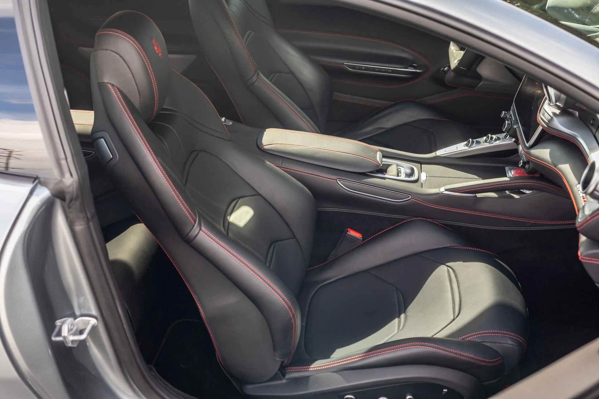 mph035_174581769_Used_2018_Ferrari_GTC_4_Lusso_T_1701305217_626513d940