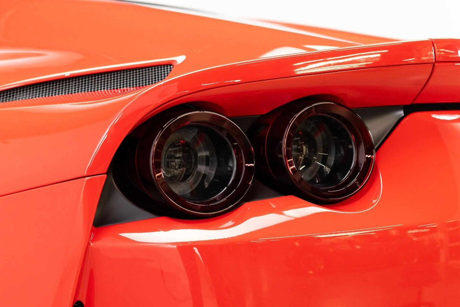 mph035_1765962368_Used_2018_Ferrari_812_Superfast_1777368511_ac6fec0e1e