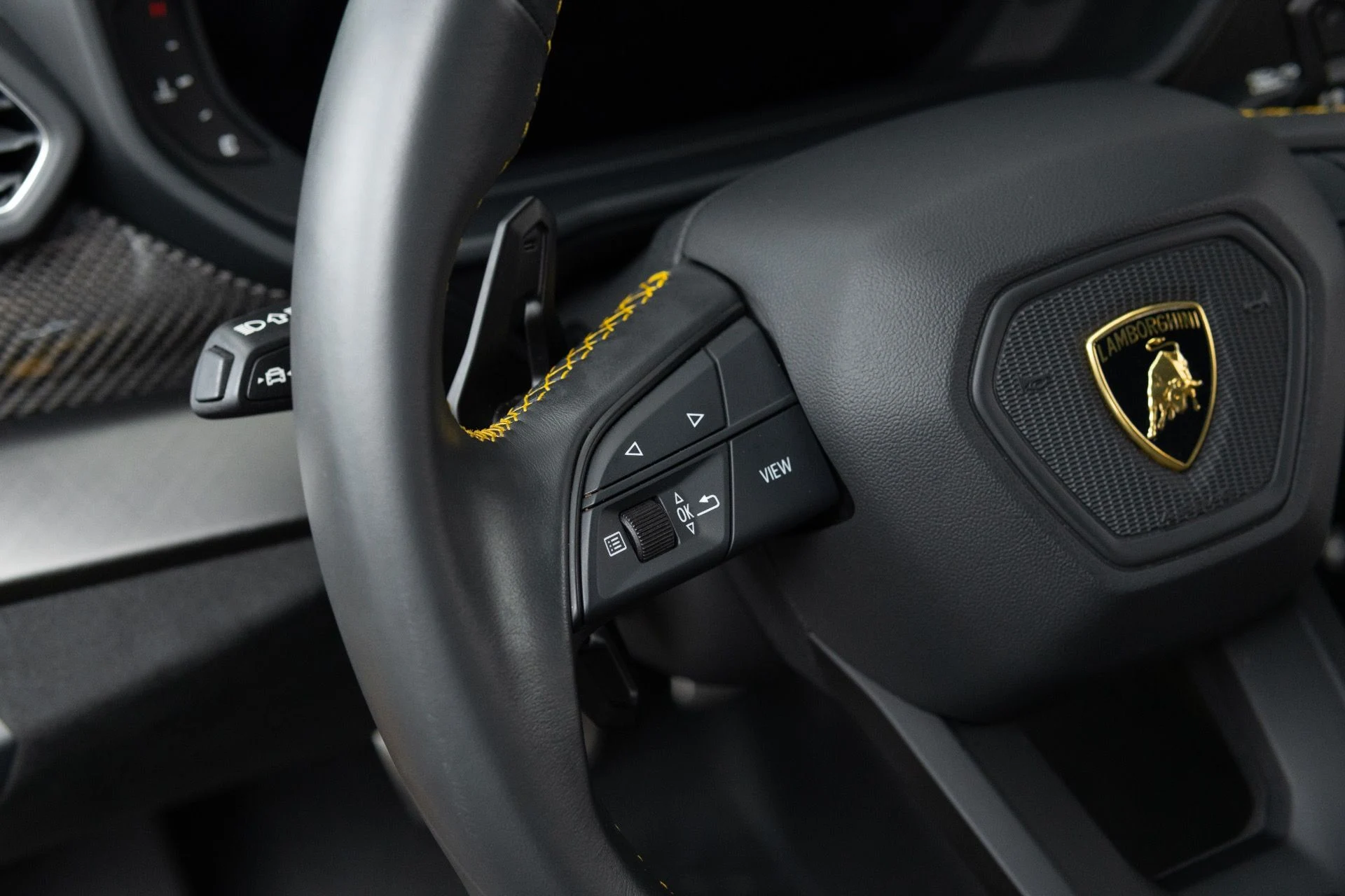 mph035_1766475480_Used_2024_Lamborghini_Urus_Performante_1773952296_28f6dd7ab9