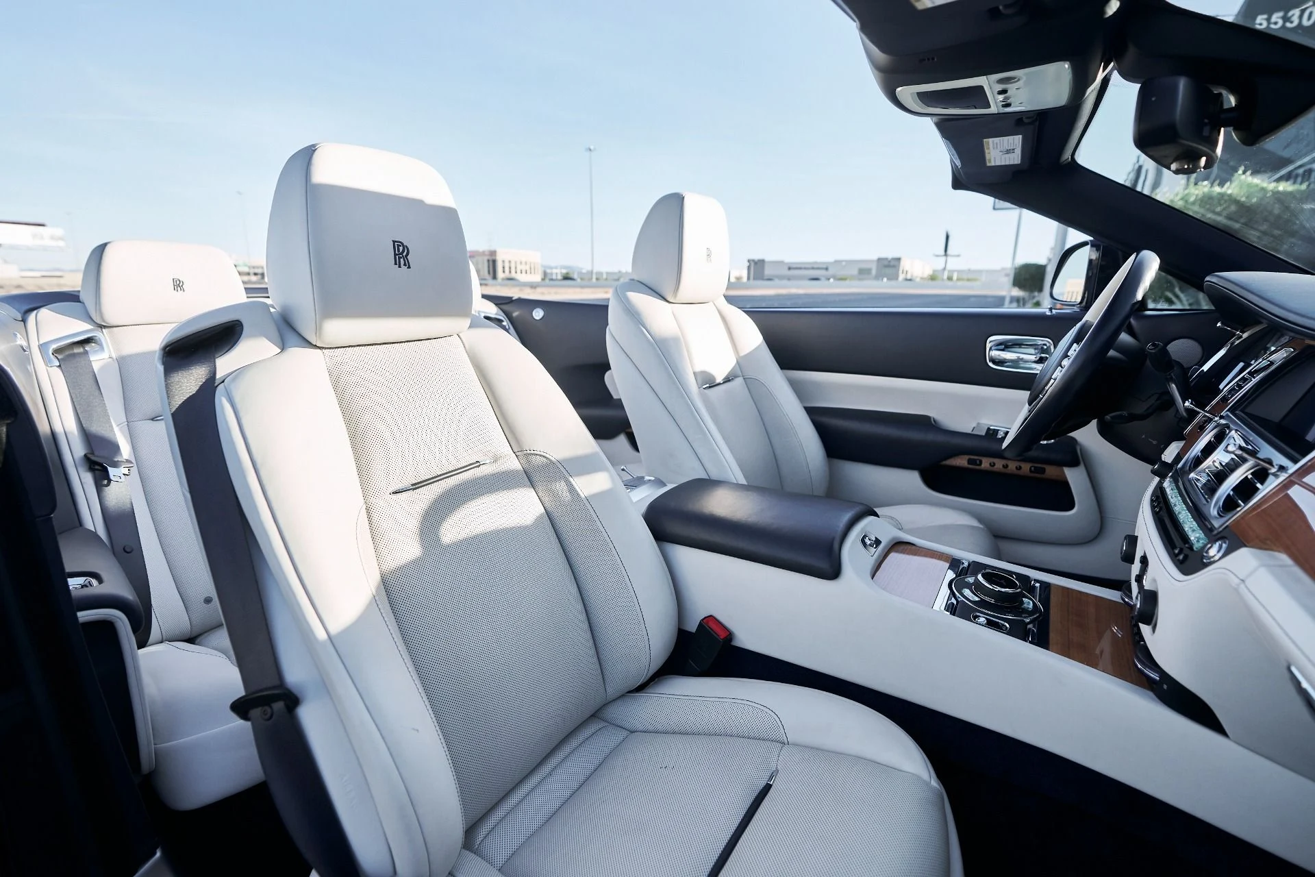 mph035_1769620957_Used_2018_Rolls_Royce_Dawn_1764124385_5175550280