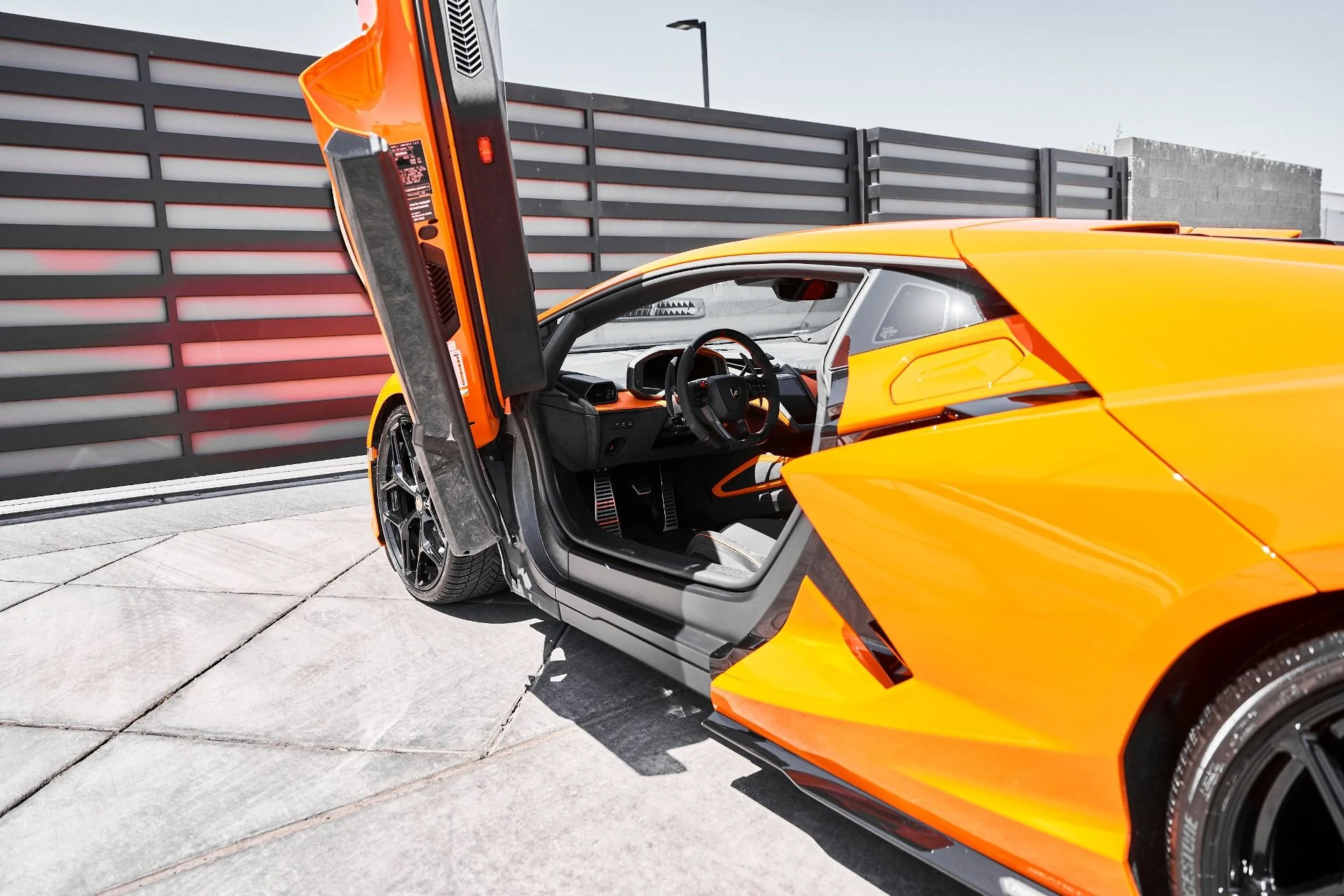 mph035_1774632953_Used_2024_Lamborghini_Revuelto_Base_1777394319_6ce6c3ccdf