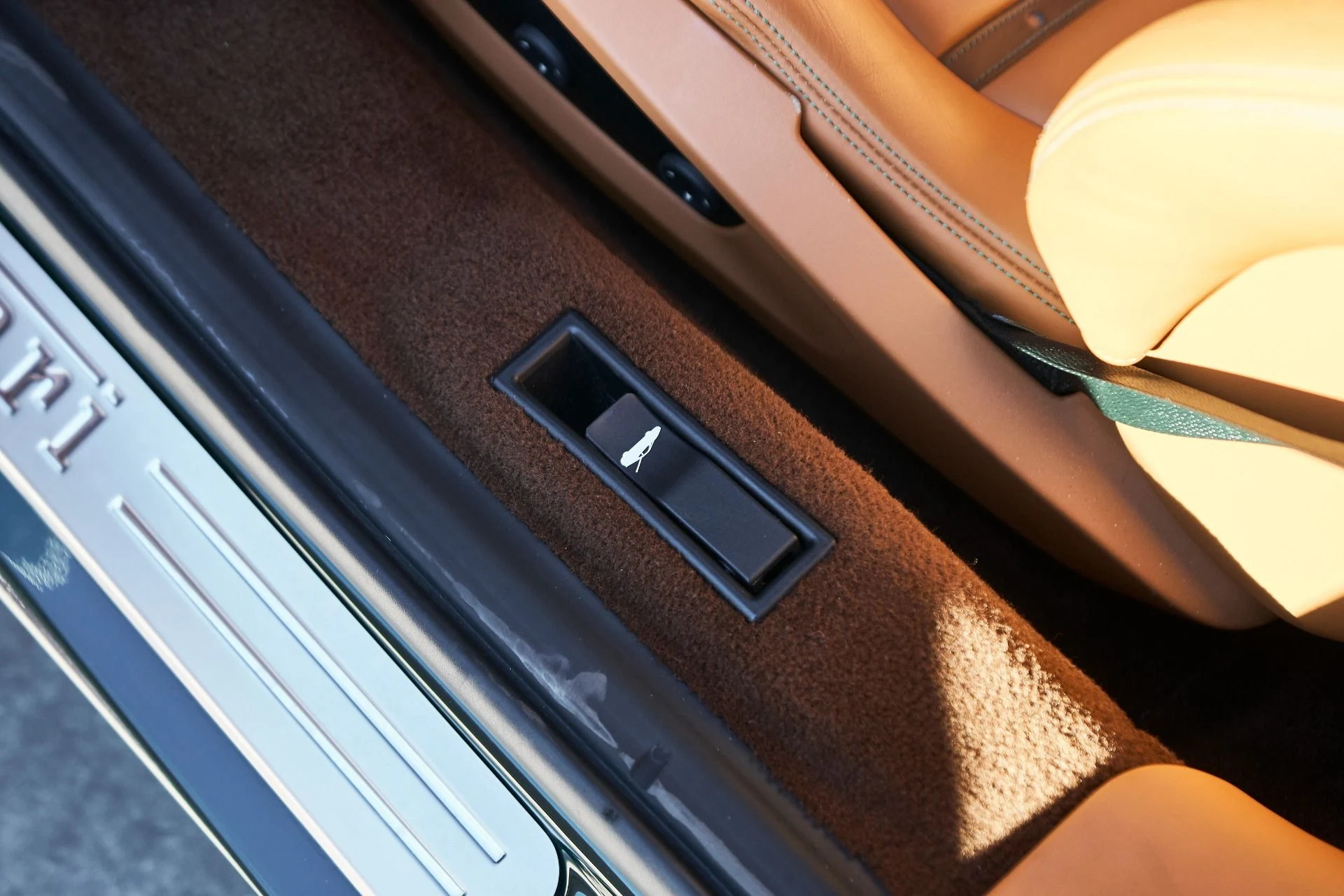 mph035_178141492_Used_2022_Ferrari_F8_Tributo_Base_1765662181_182458ec6d