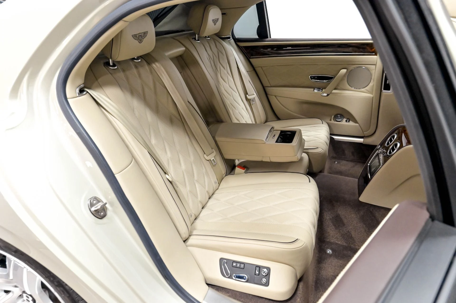 mph035_1784564365_Used_2015_Bentley_Flying_Spur_W12_1784214578_a35206ec4a
