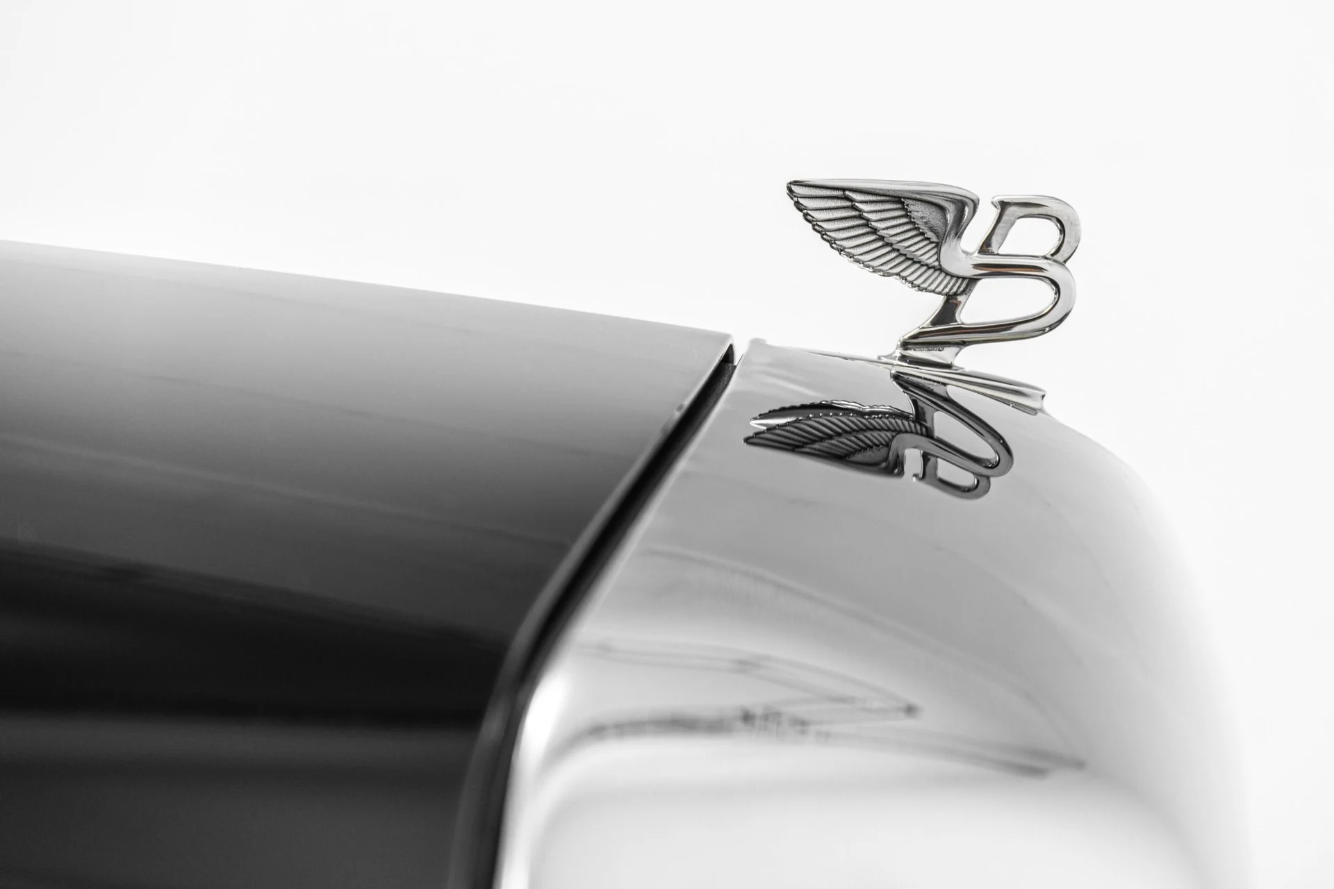 mph035_1794796528_Used_2009_Bentley_Azure_1776719869_c81c653613