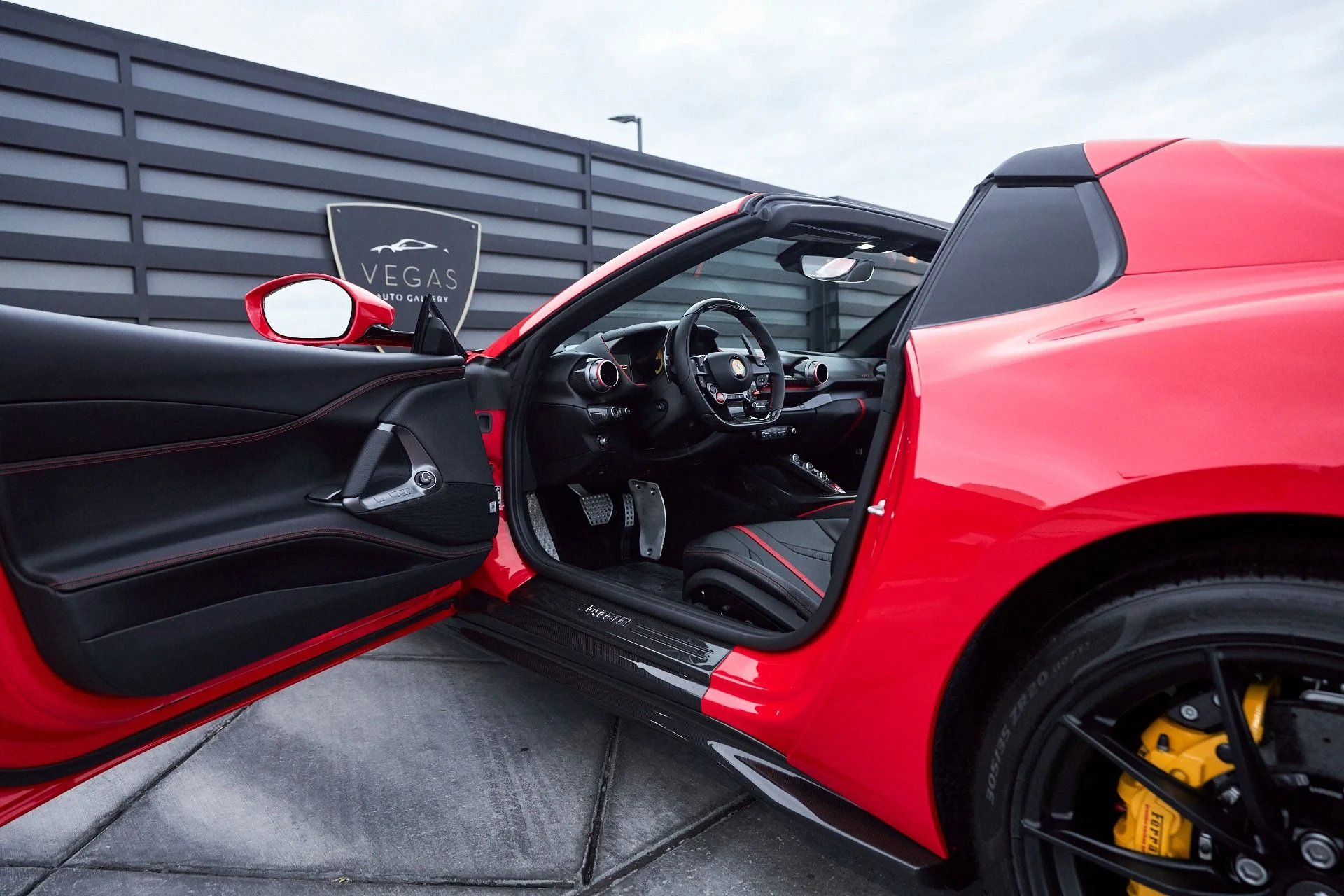mph035_1797951188_Used_2021_Ferrari_812_GTS_Base_1760544650_0527e9cab5