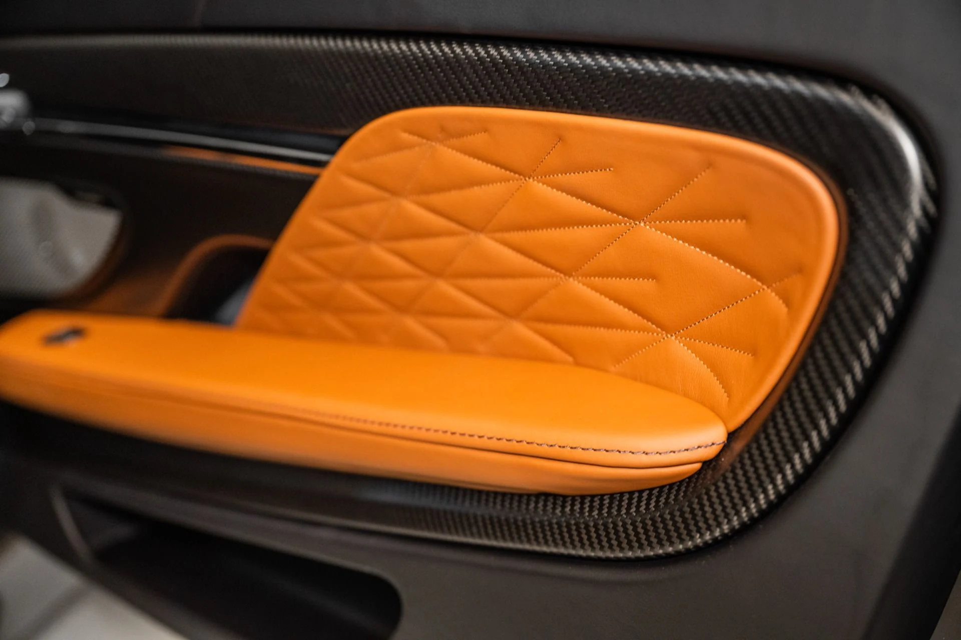 mph035_1801083898_Used_2025_Aston_Martin_DB_12_Coupe_1742566094_5df0bc96e0