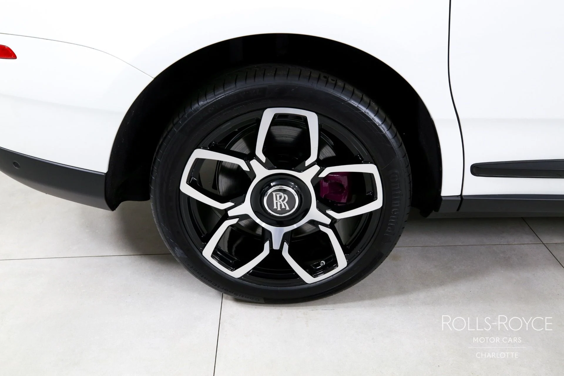 mph035_1802567964_Used_2024_Rolls_Royce_Cullinan_1750949955_a397b554be