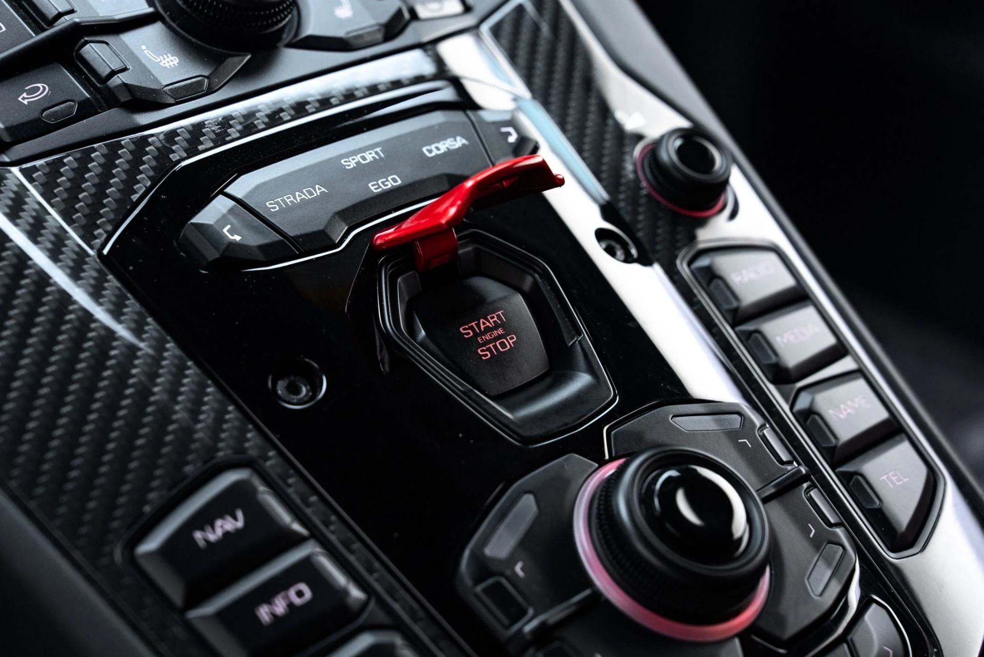 mph035_1804683694_Used_2017_Lamborghini_Aventador_LP_740_4_S_1775604663_bd99fb1923