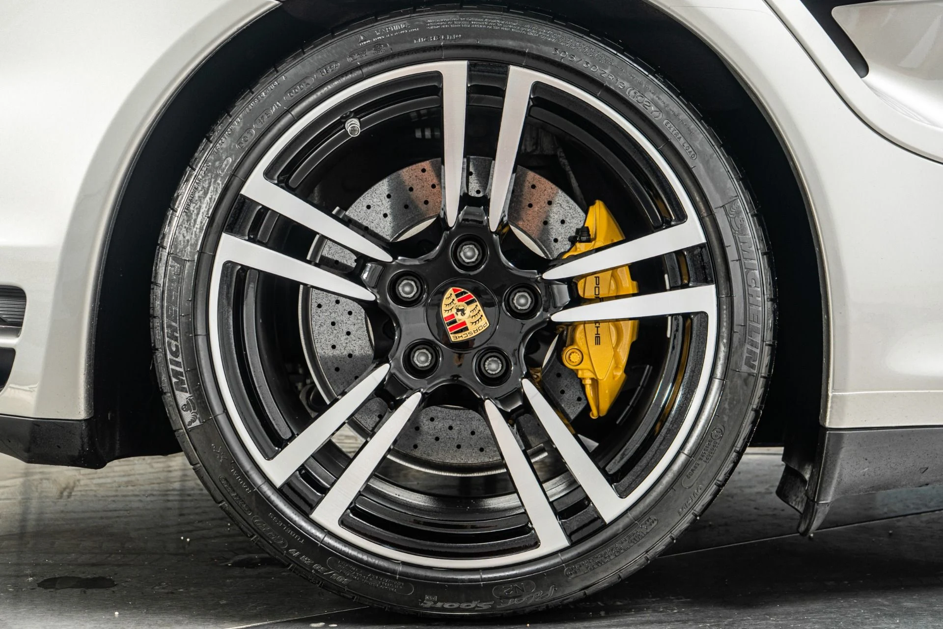 mph035_1808243613_Used_2012_Porsche_911_Turbo_S_1757347118_41b22d5a40
