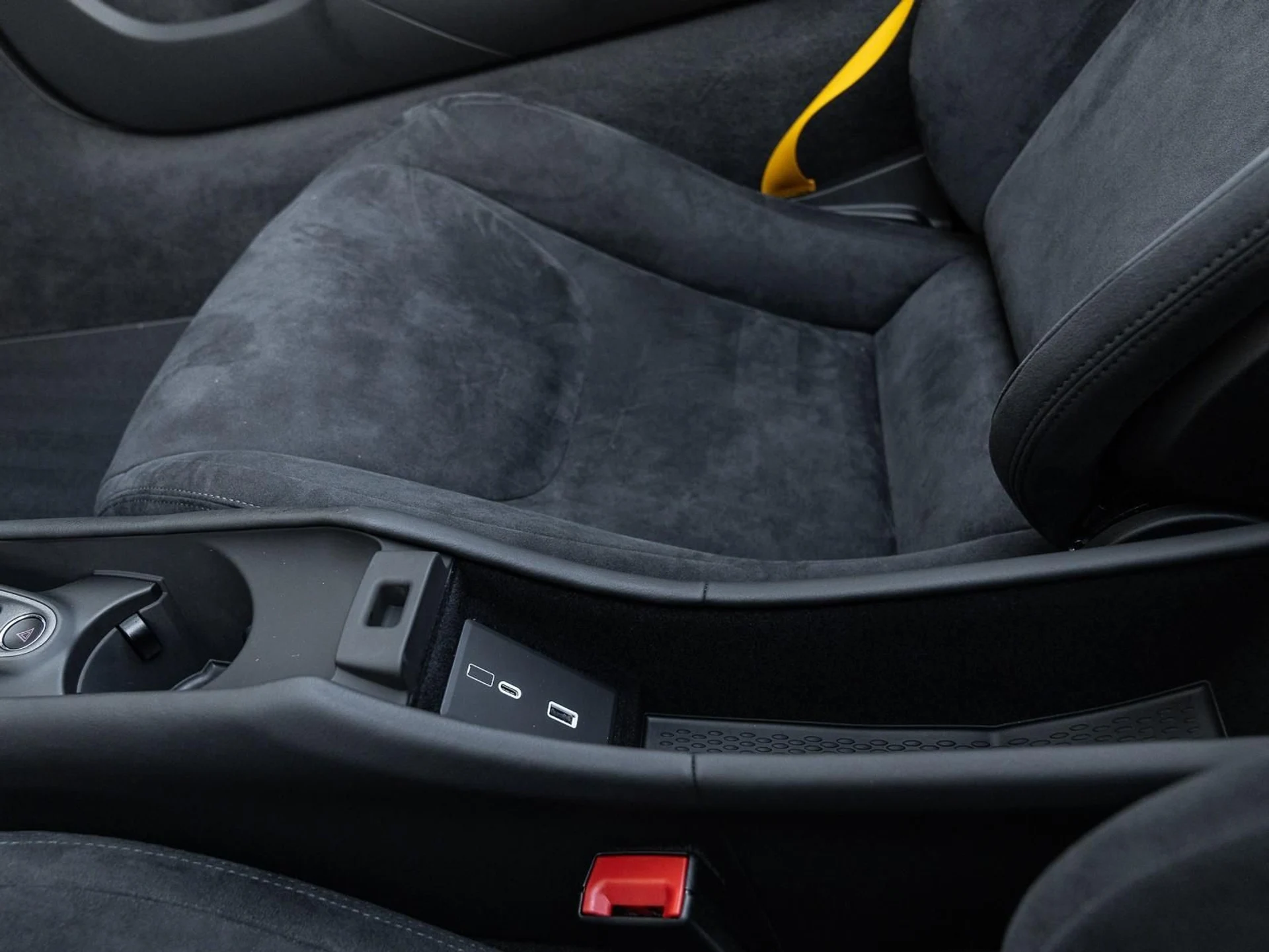 mph035_181448622_Used_2025_Mc_Laren_Artura_Tech_Lux_1764082941_a8c1e17ece