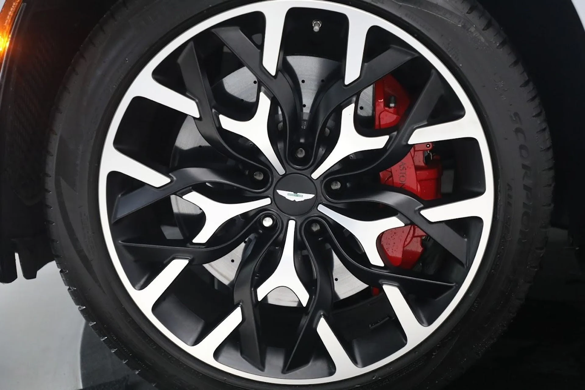 mph035_1824639061_Used_2023_Aston_Martin_DBX_707_7757b1a706
