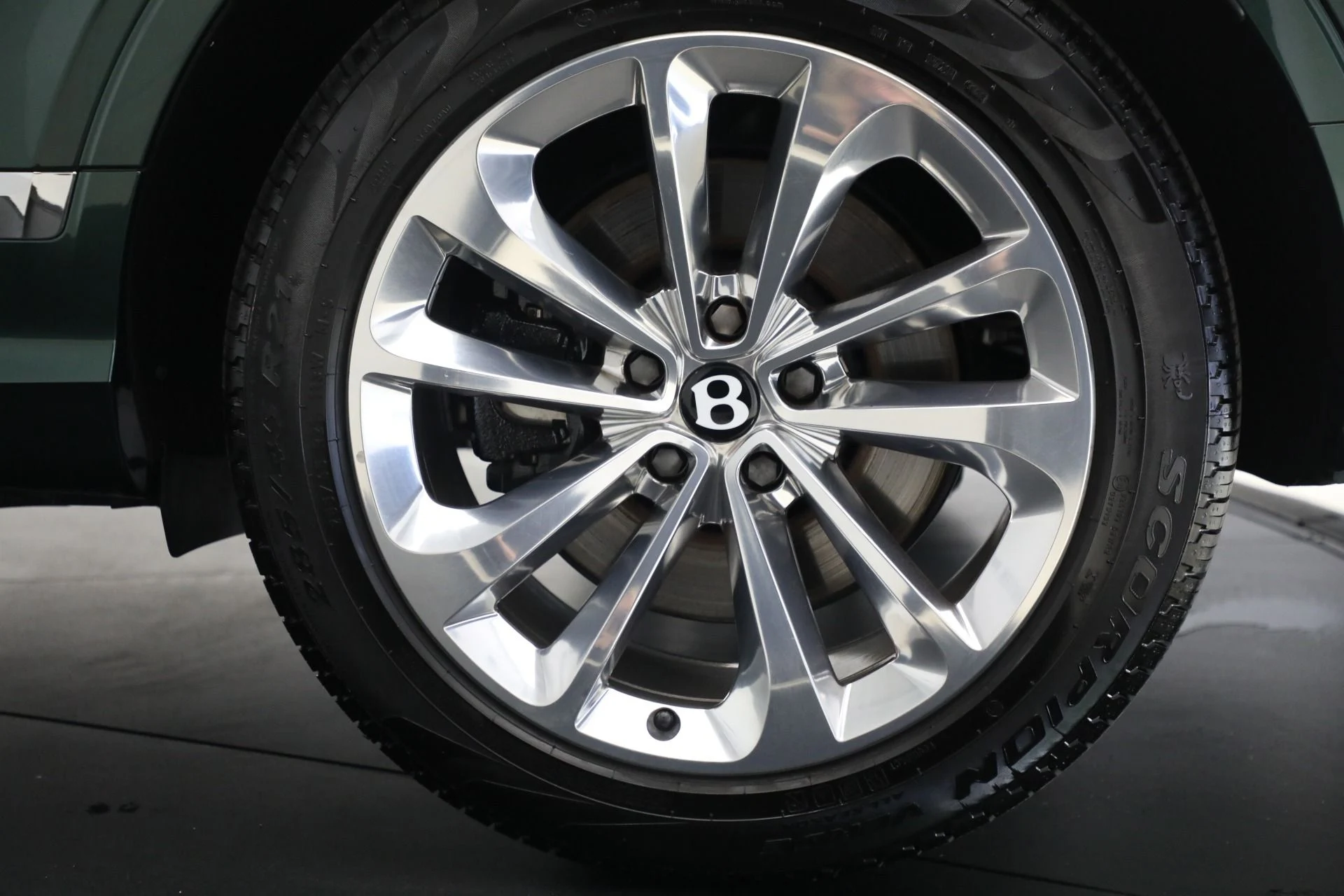 mph035_1833838207_Used_2023_Bentley_Bentayga_V8_9a1ce0b33f