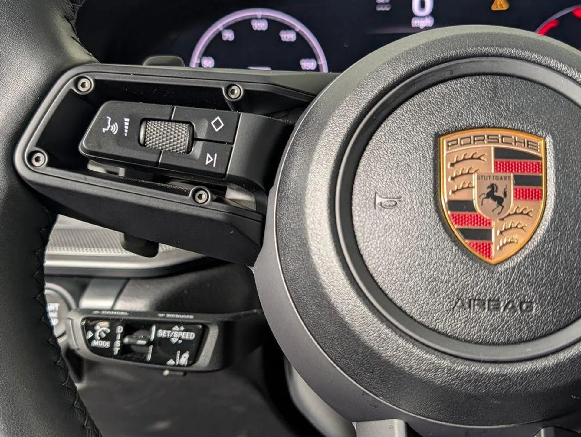 mph035_1841369926_I9hr_A9vdt_TY_XO_Li5_Fra_L_Myw_EII_1d79dcbf7e