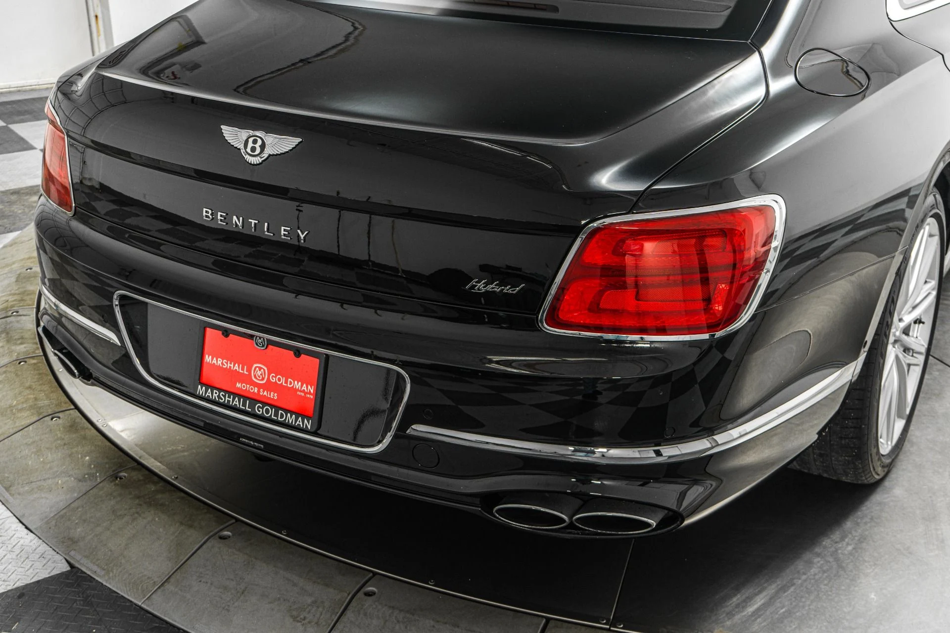 mph035_1841986469_Used_2023_Bentley_Flying_Spur_Hybrid_Four_Seat_Comfort_Specification_Contrast_Piping_and_Stitching_1772036737_04e2cedf2b