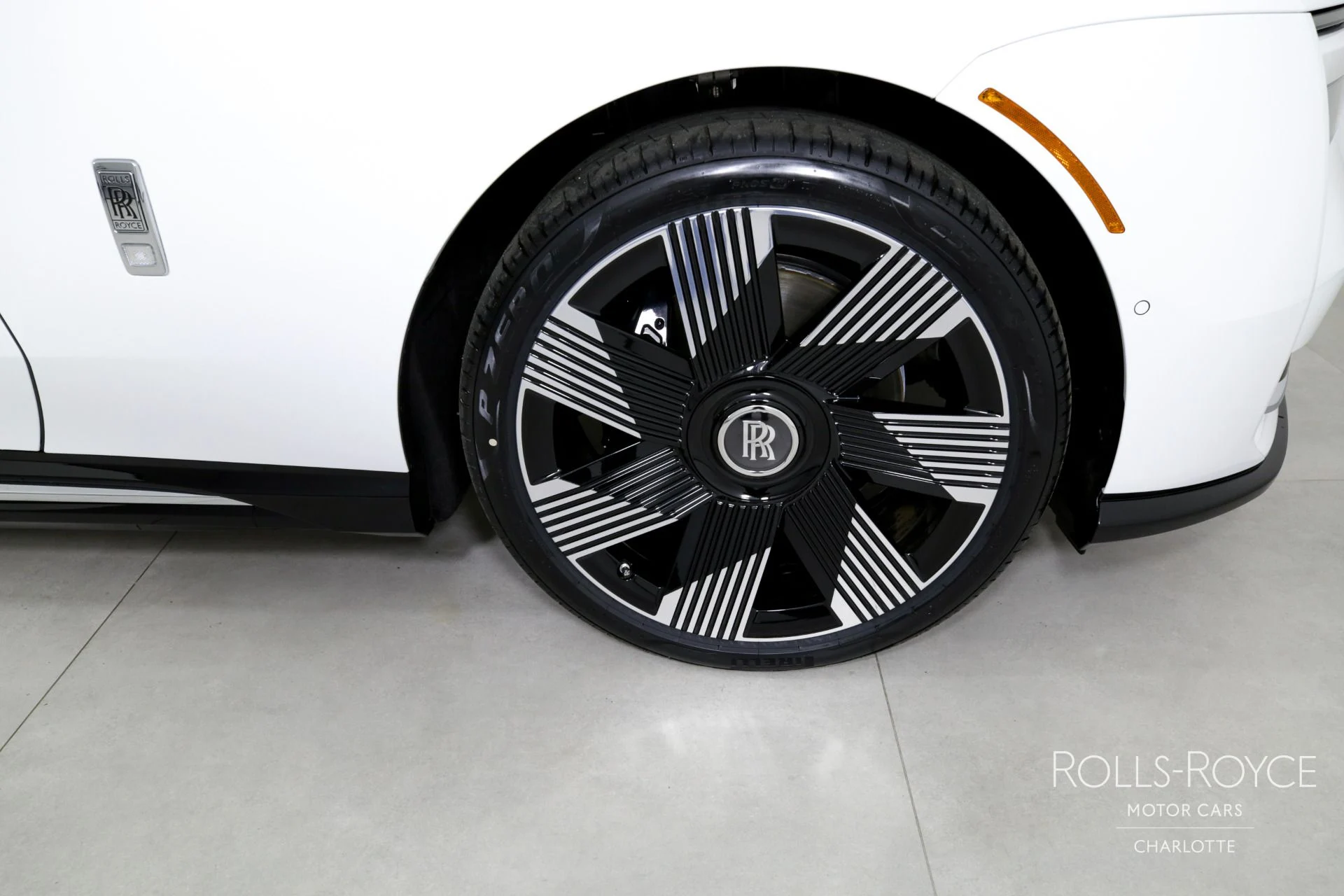 mph035_1846706105_Used_2024_Rolls_Royce_Spectre_1711139592_be8ffcb874