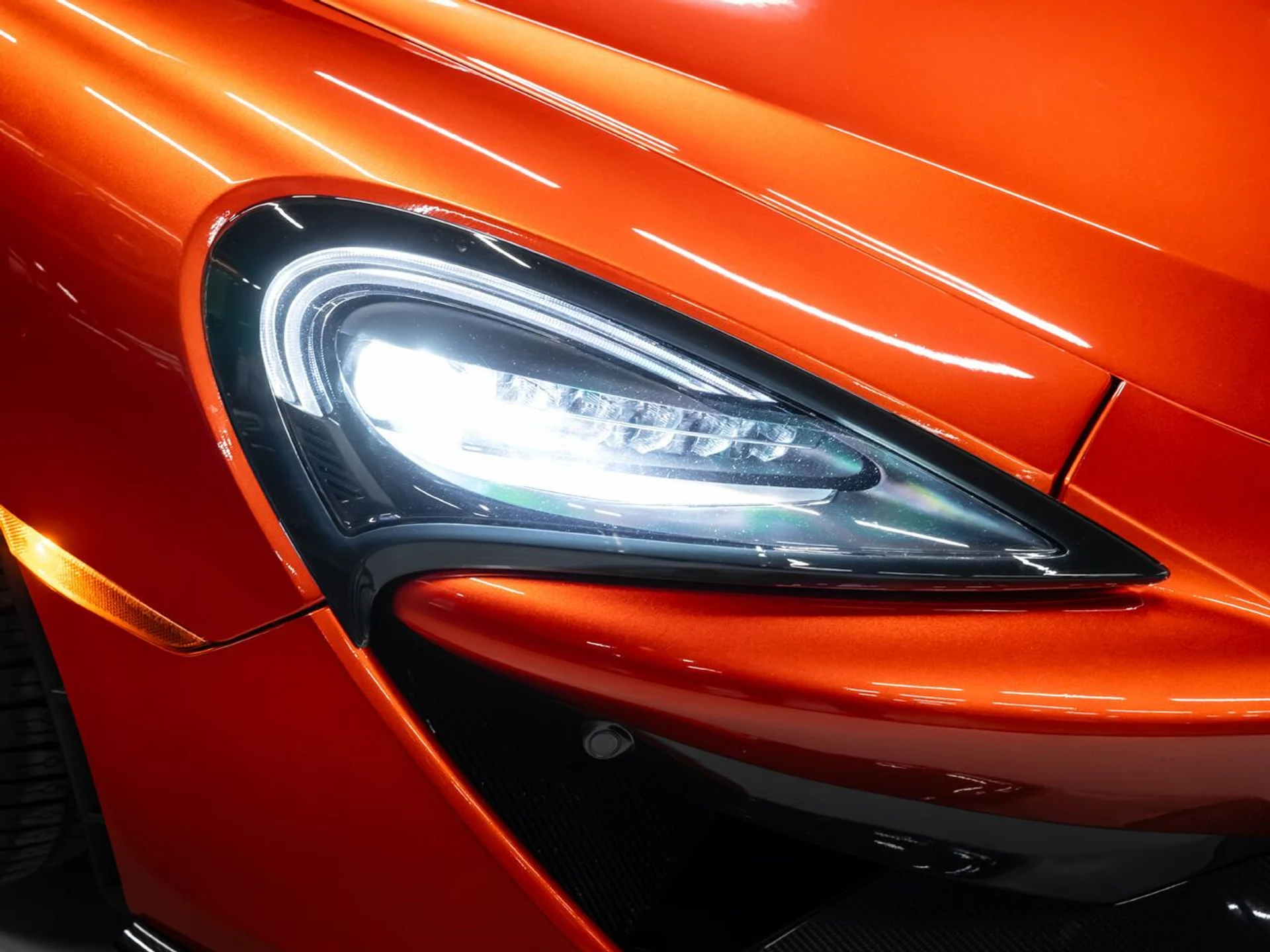 mph035_1851123797_mclaren_570s_2017_8029835005