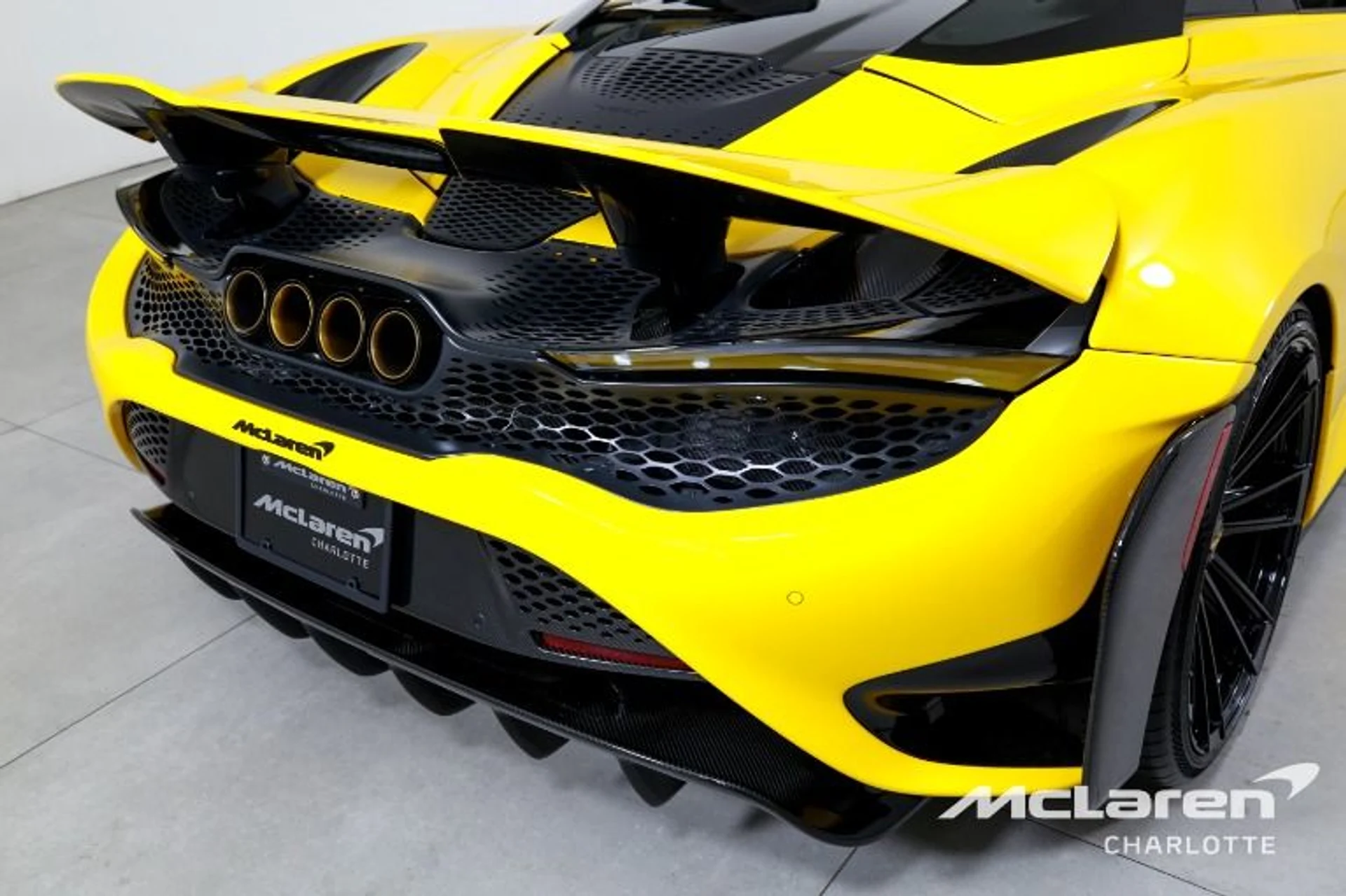 mph035_1854053714_Used_2022_Mc_Laren_765_LT_Spider_2c3fee2b4c