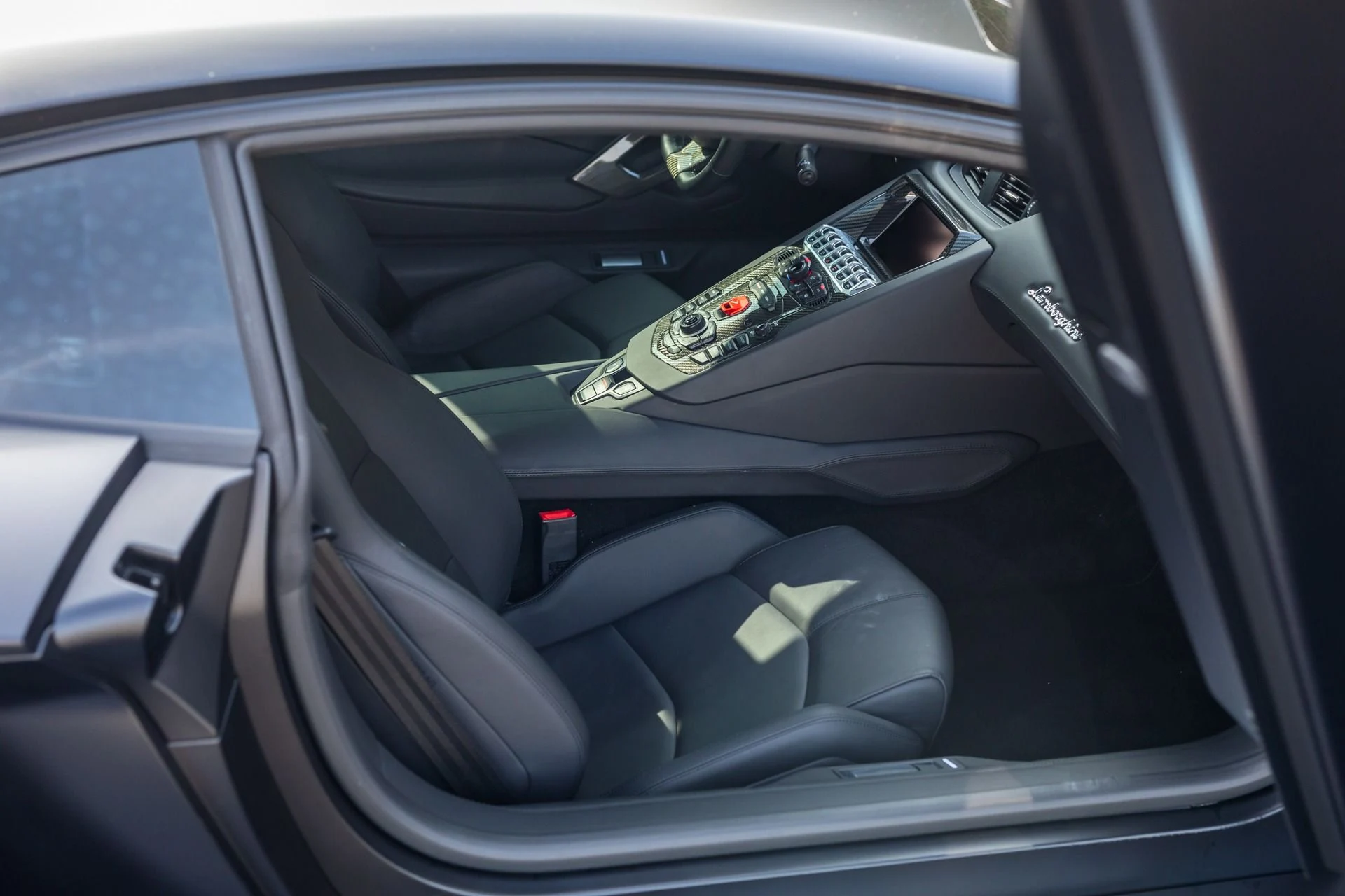 mph035_1856448033_Used_2014_Lamborghini_Aventador_LP_700_4_1776699950_f8fa2befbd