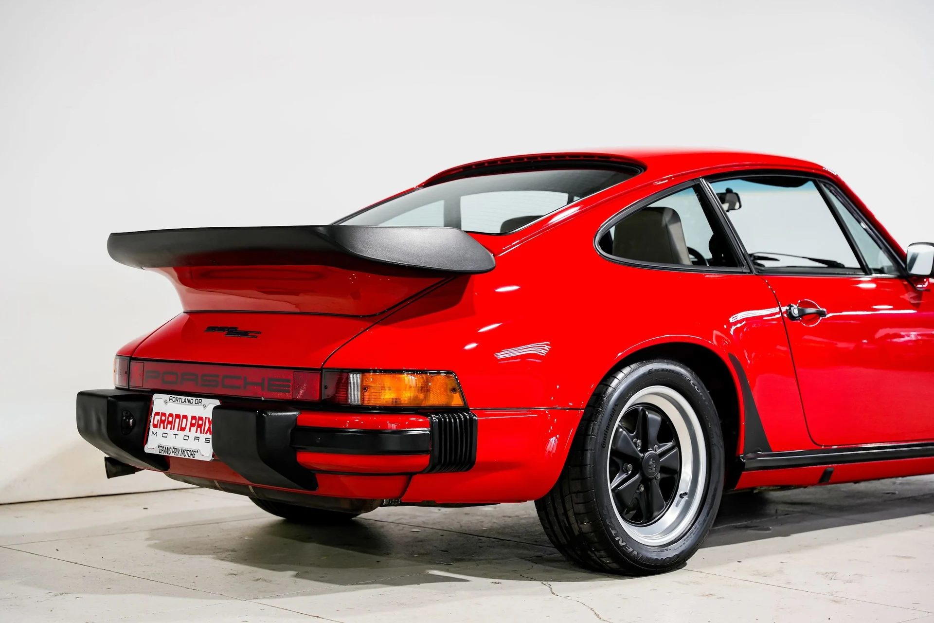 mph035_1857902934_cf3211d0b6f25d5abd9250e7f83bd408x_07c58b9102