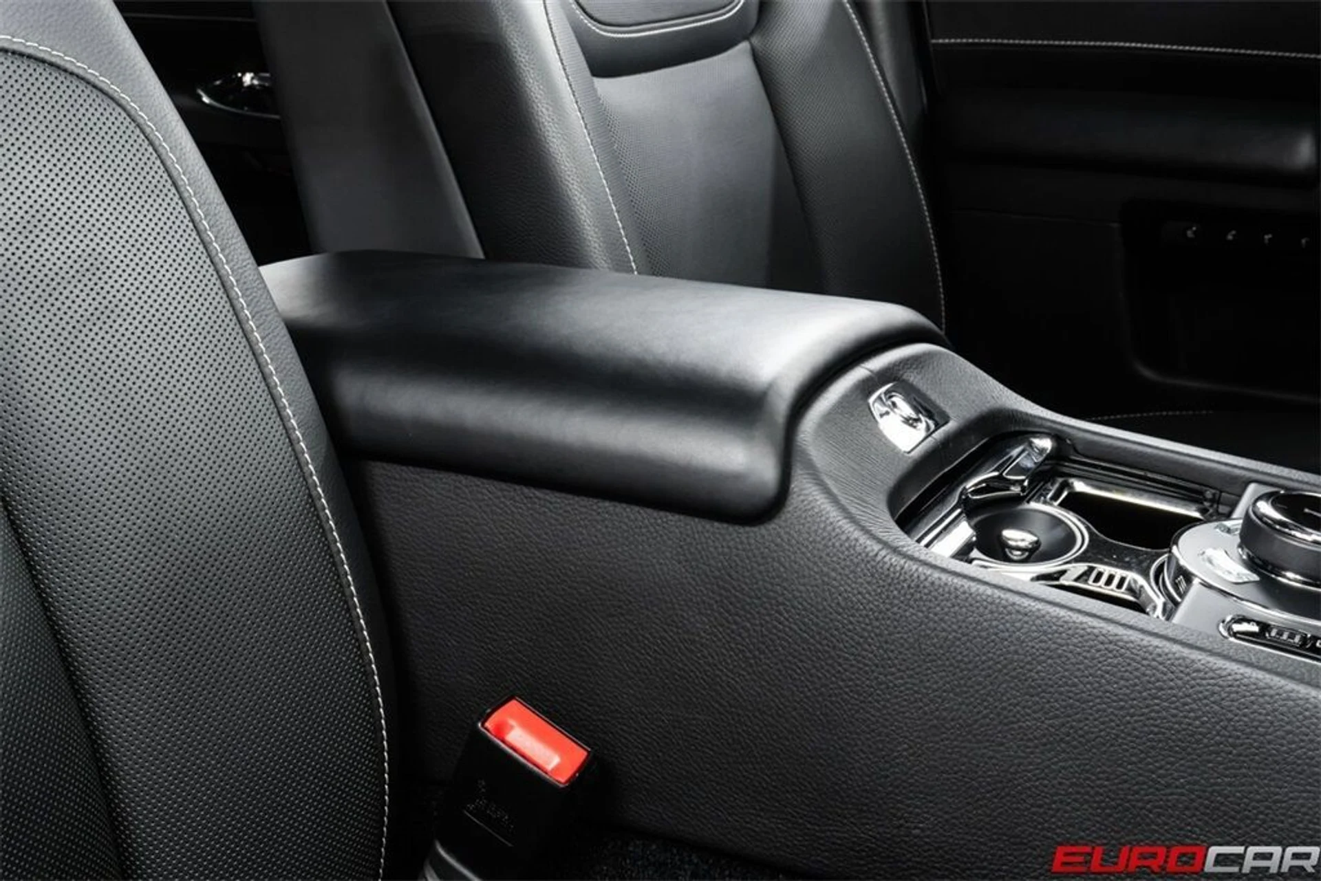 mph035_1859260221_image_36_6cb01a6b44