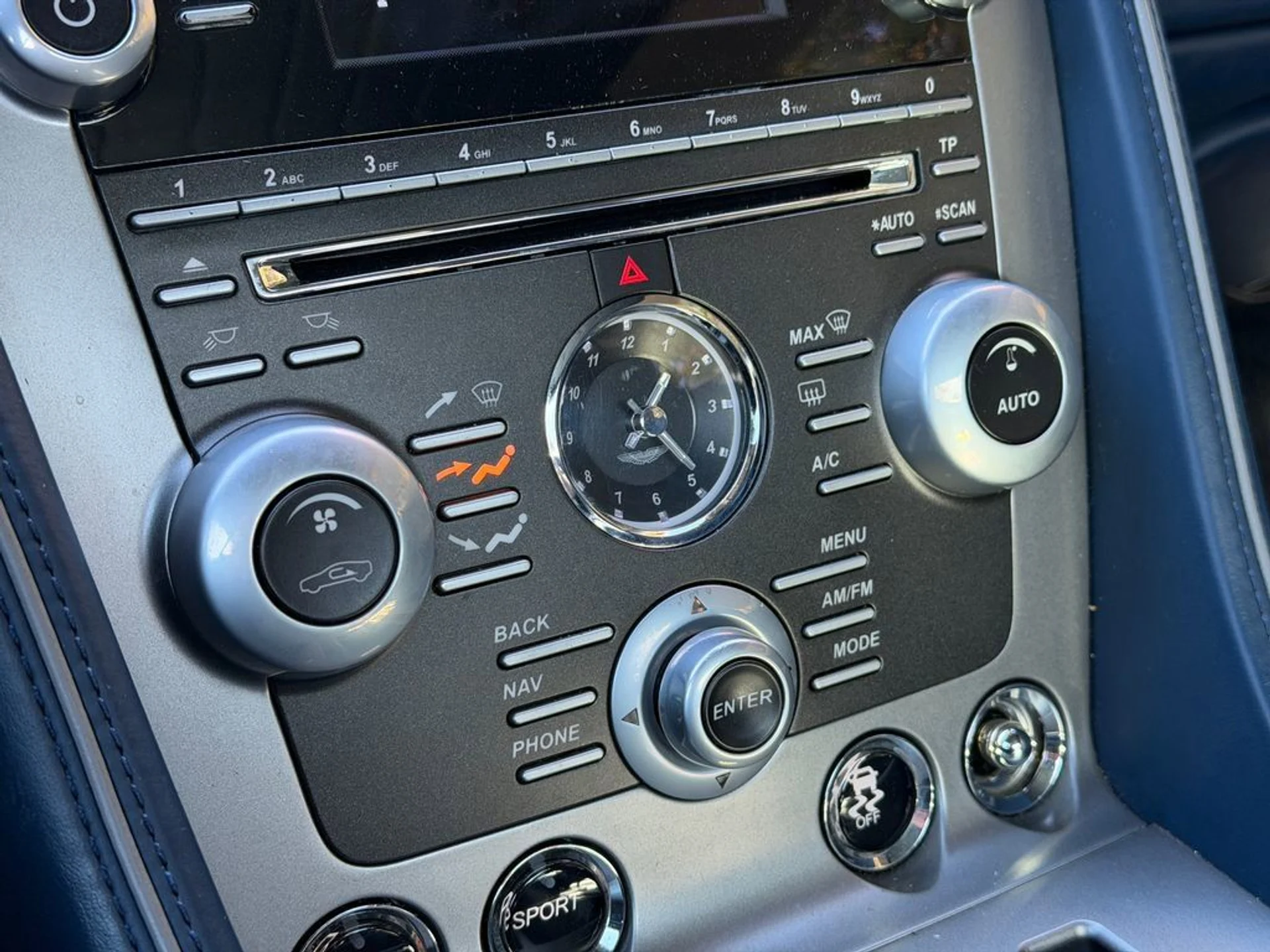 mph035_1872389550_4d967a65ef224272bfcffdf23701eb76_5bfd7a0bd1