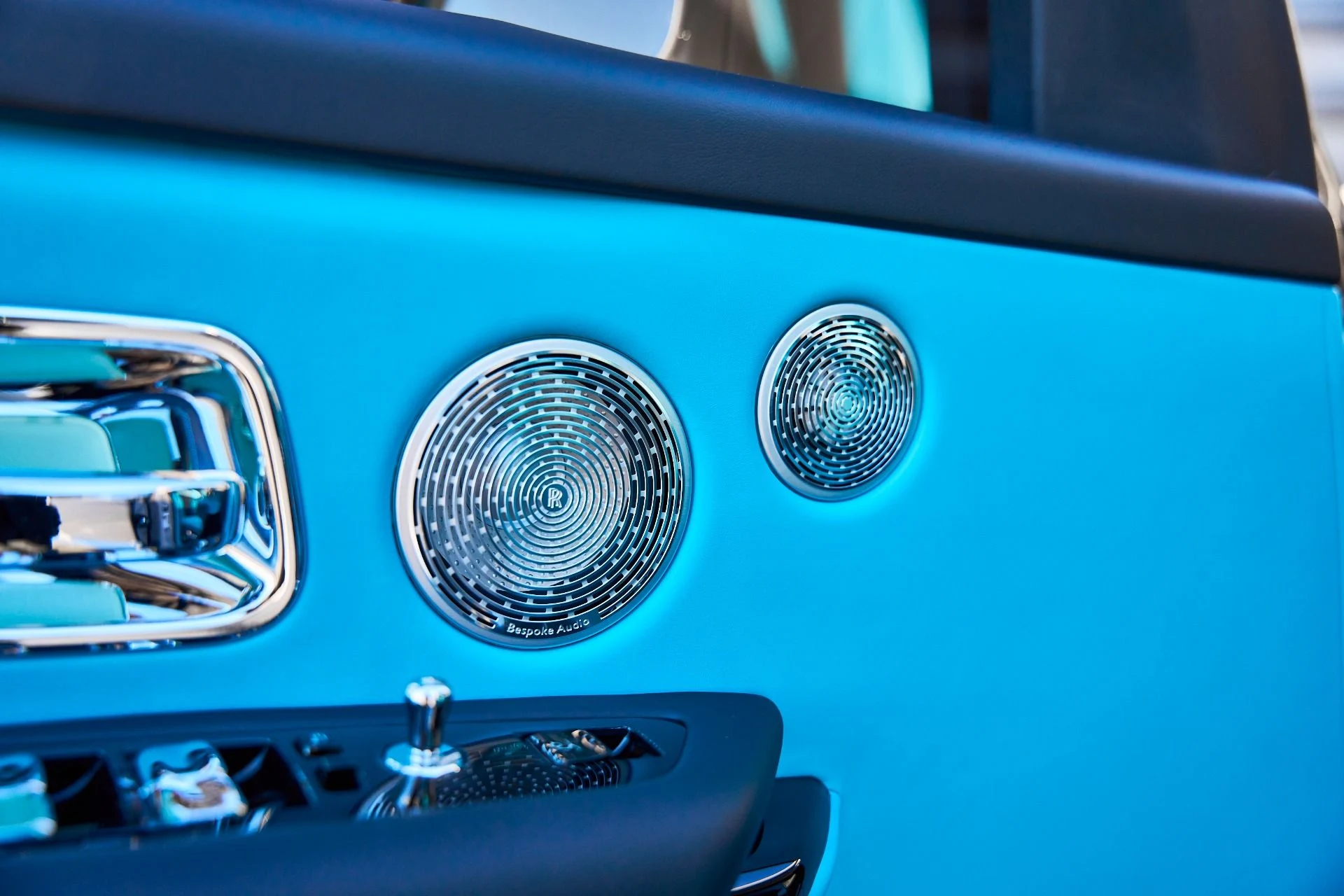 mph035_1873834252_Used_2025_Rolls_Royce_Cullinan_Base_1767668805_1d112b8a32